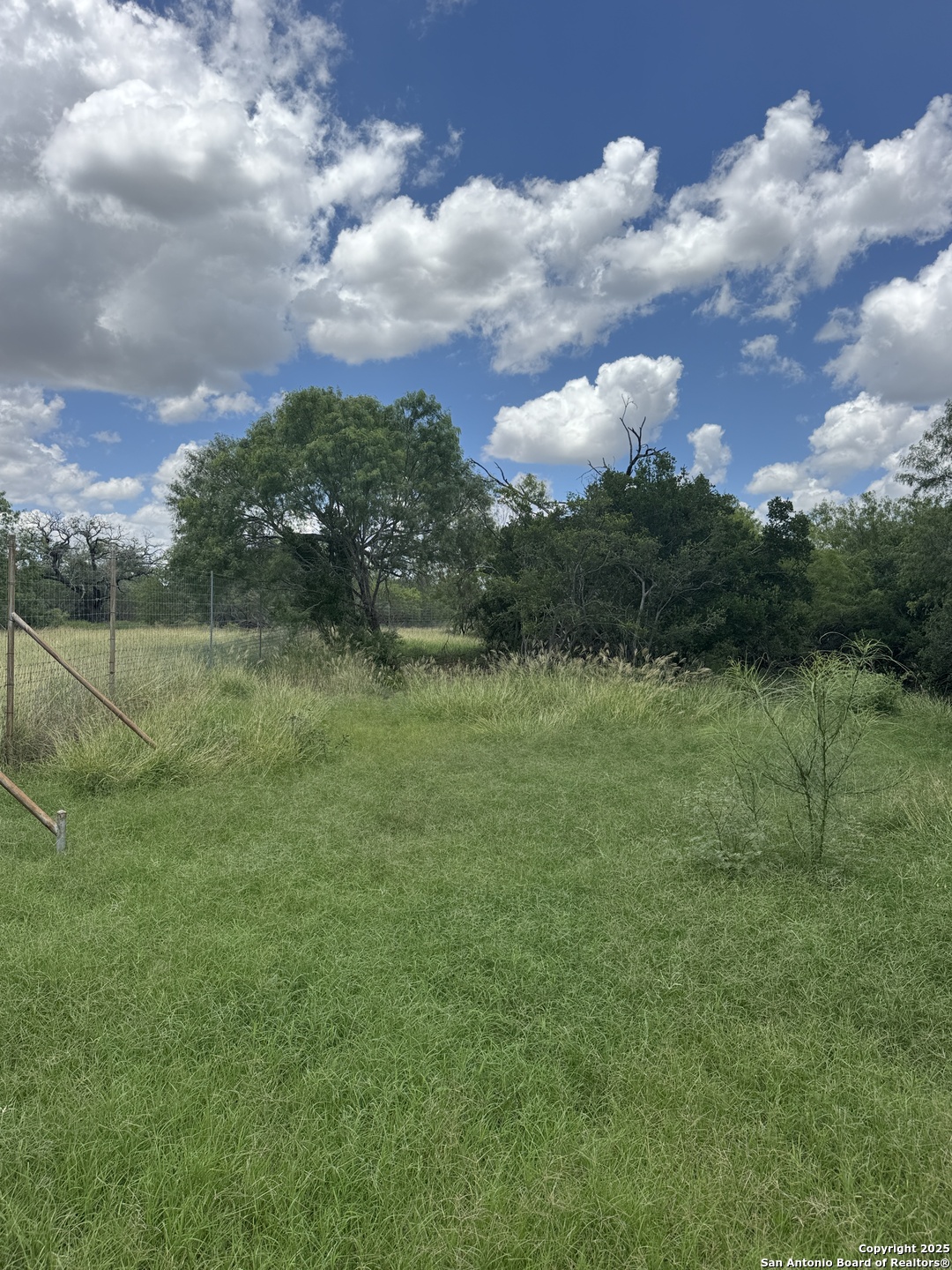07 Windmill Ranchettes CR 329, ,  78026 — photo 1
