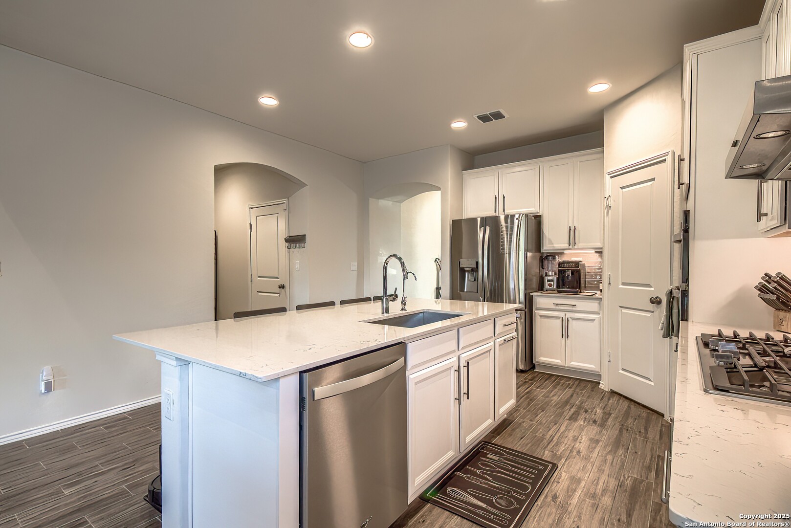 27210 Volcano, ,  78260 — photo 1