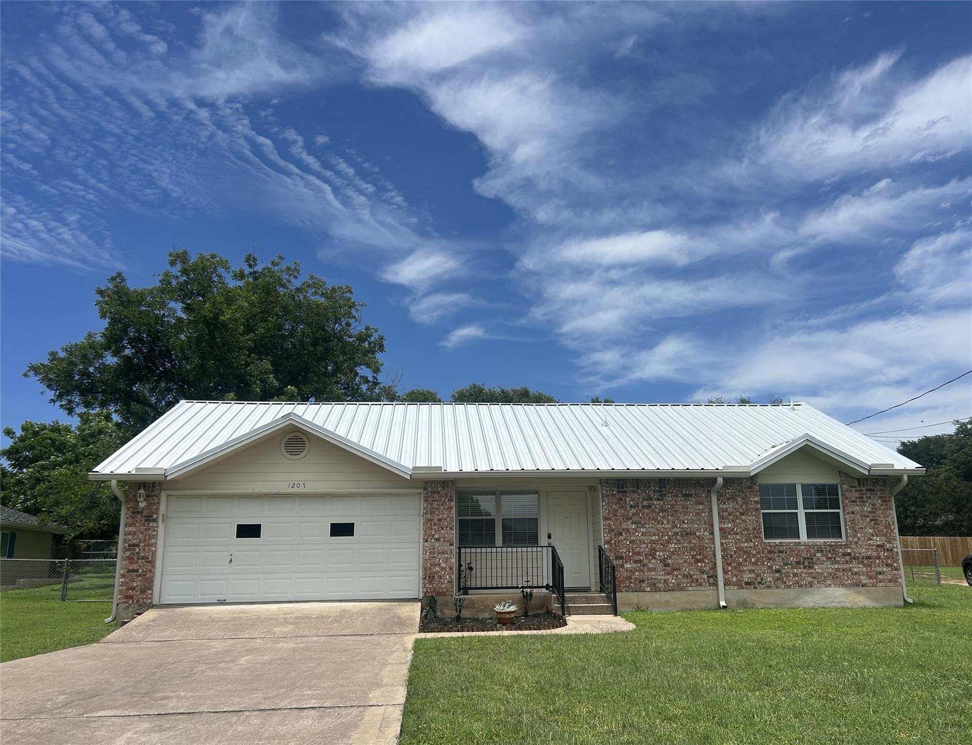 1207 Ash, Marble Falls, TX 78654 — photo 1