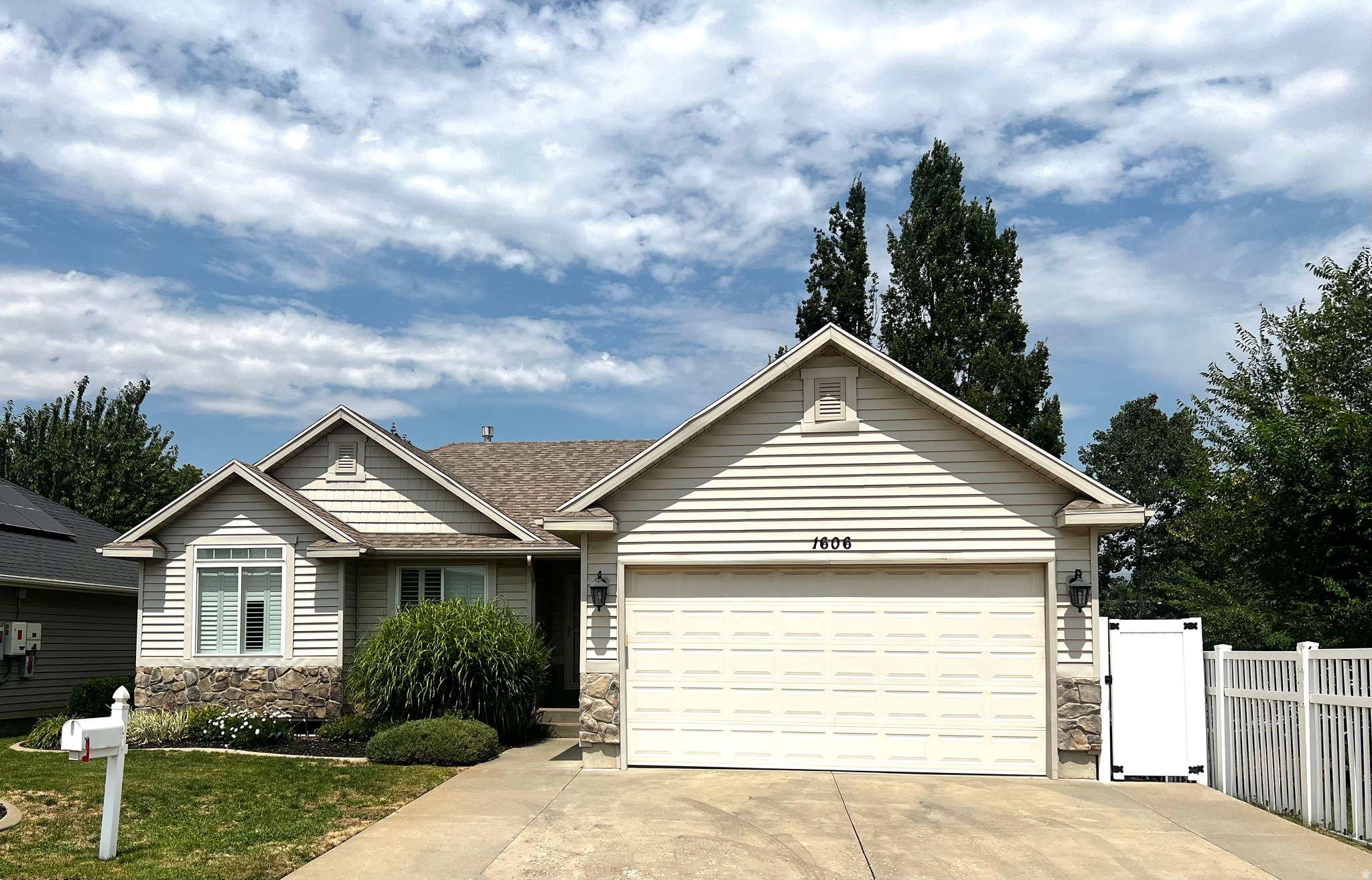 1606 W SENECA DR, Roy, UT 84067 — photo 1