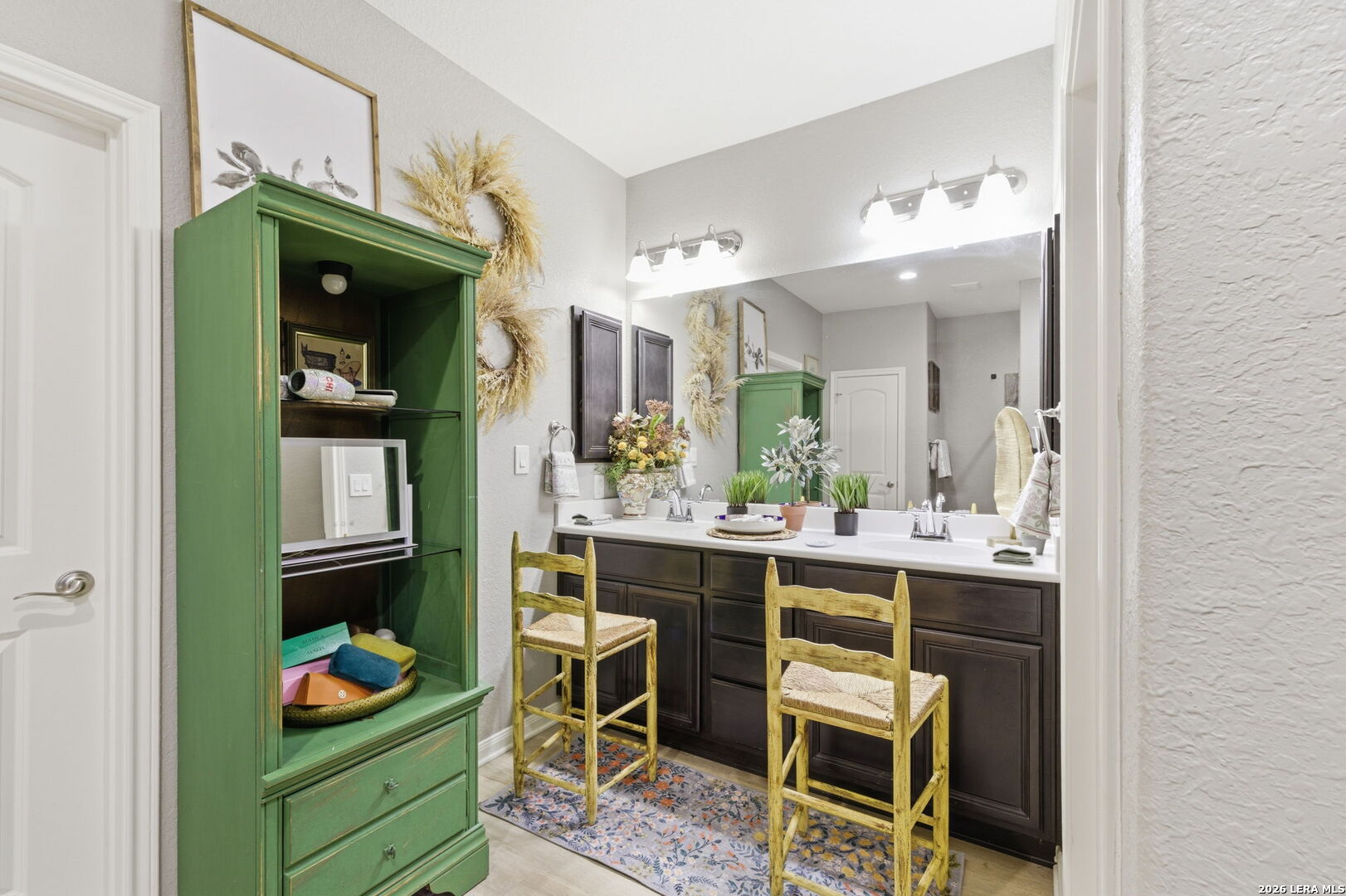 238 Iron Gate, ,  78064 — photo 1