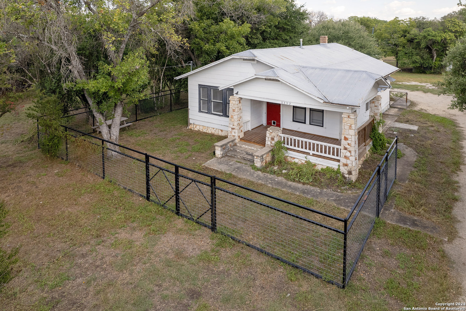1292 N Business 35, New Braunfels, TX 78130 — photo 1
