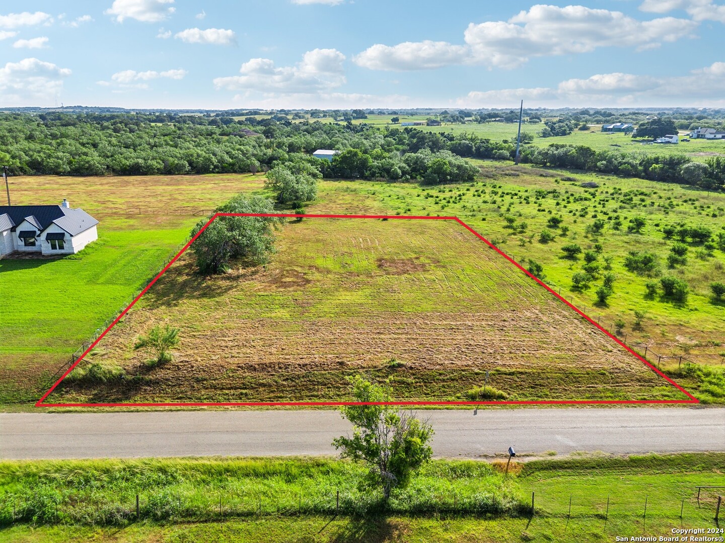 371 COUNTY ROAD 405, Floresville, TX 78114 — photo 1