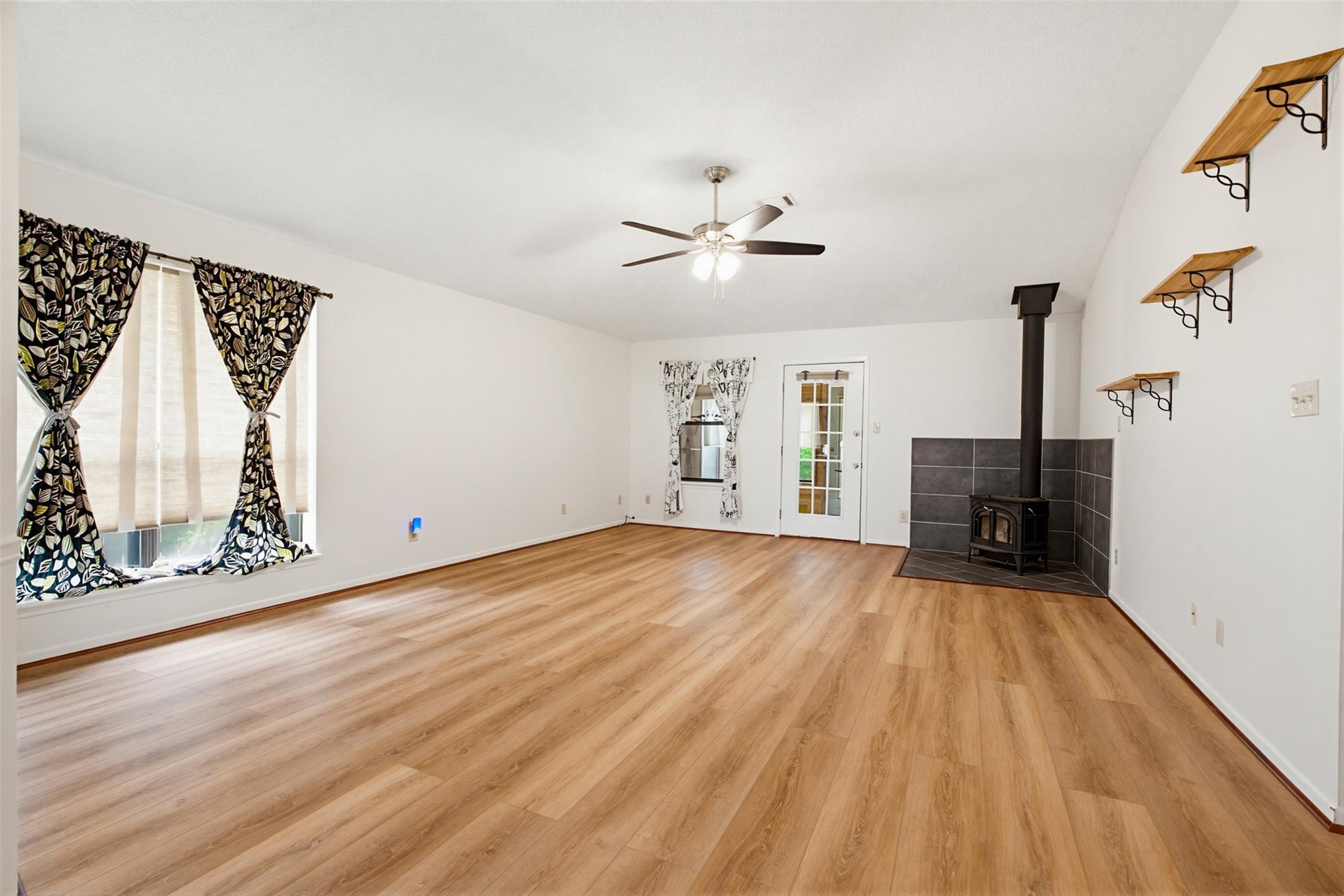 501 Meadow, Rockdale, TX 76567 — photo 1