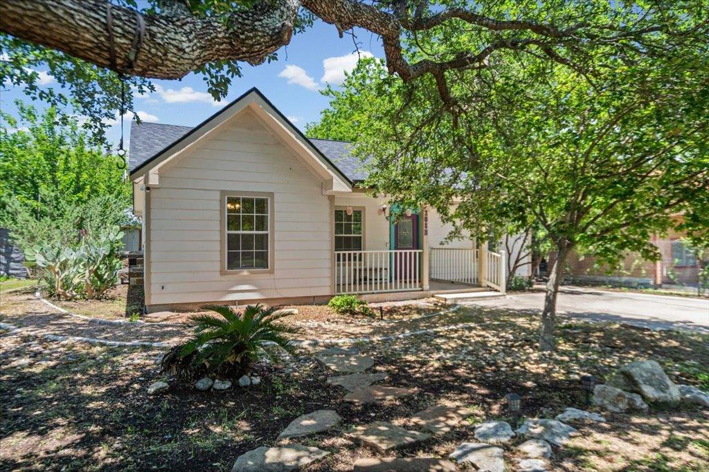 208 North, Kyle, TX 78640 — photo 1