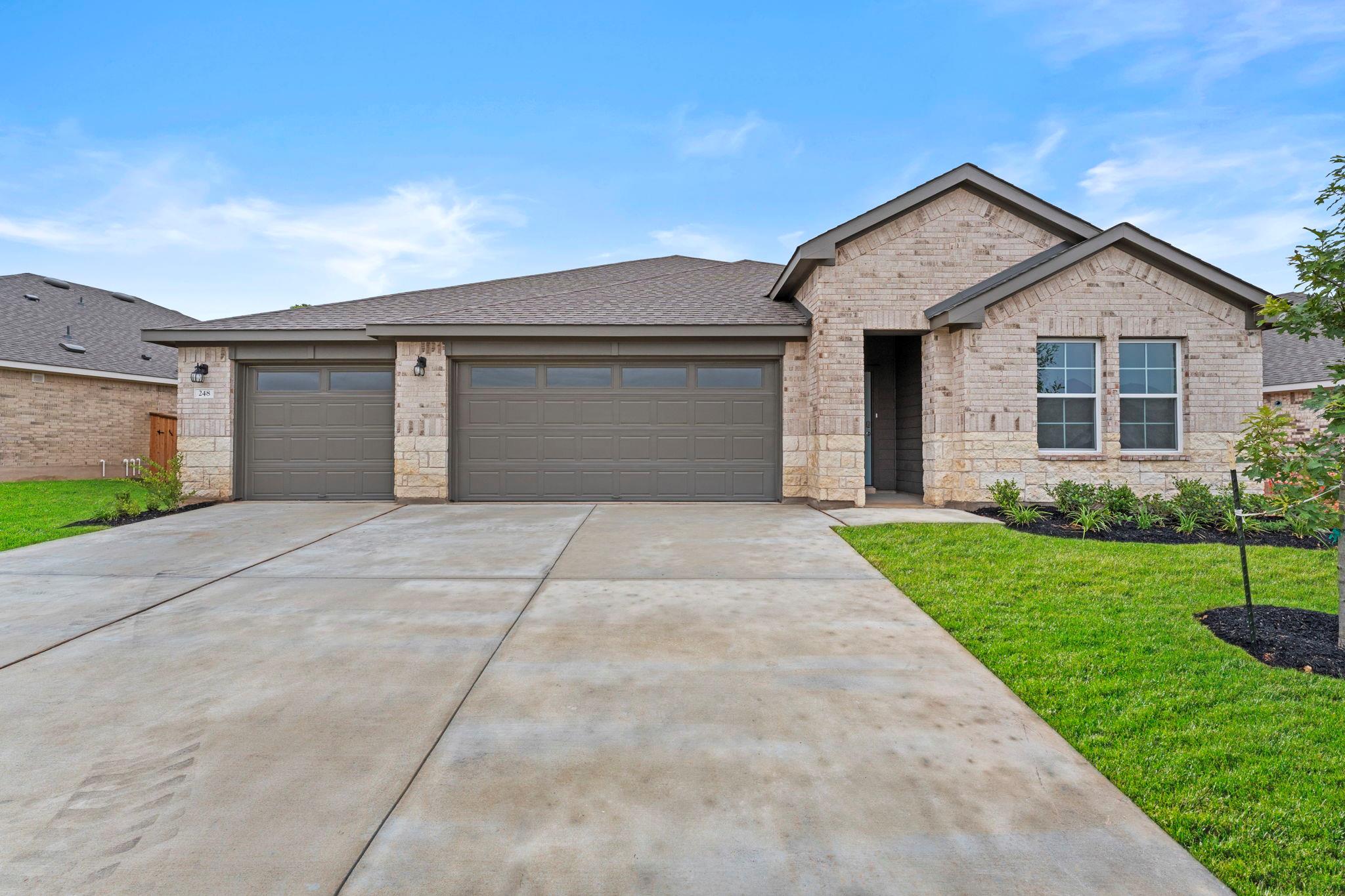 248  Rivers Edge Dr, Georgetown, TX 78628 — photo 1