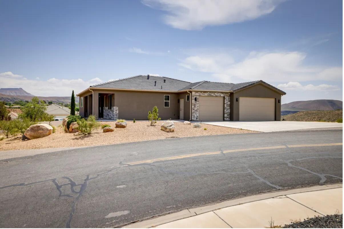 217 W TERRACE CIR, Toquerville, UT 84774 — photo 1