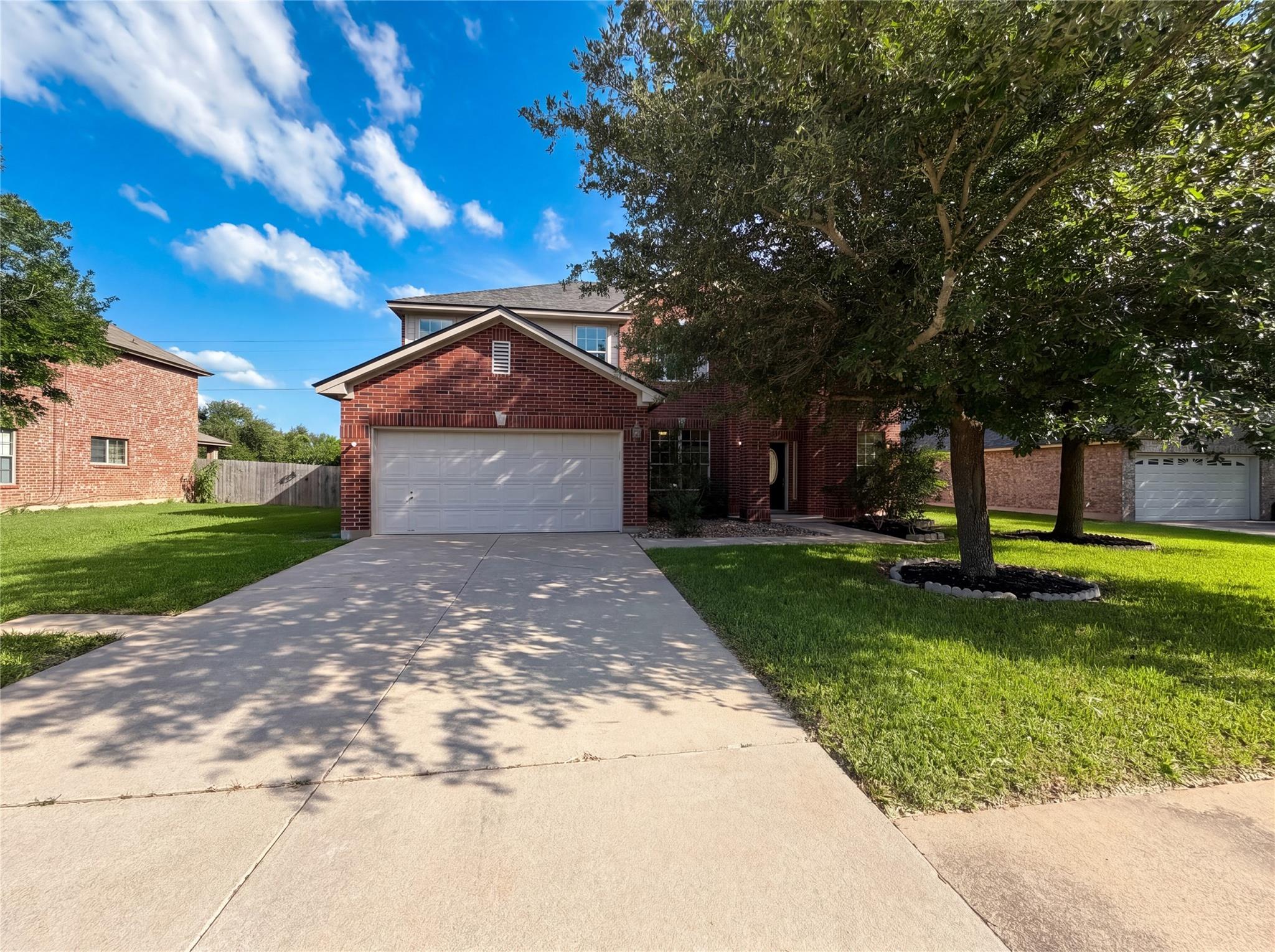 807 Yosemite, Taylor, TX 76574 — photo 1