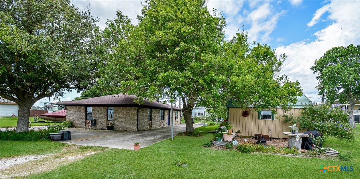1495 W Bayshore Drive, Palacios, TX 77465 — photo 1