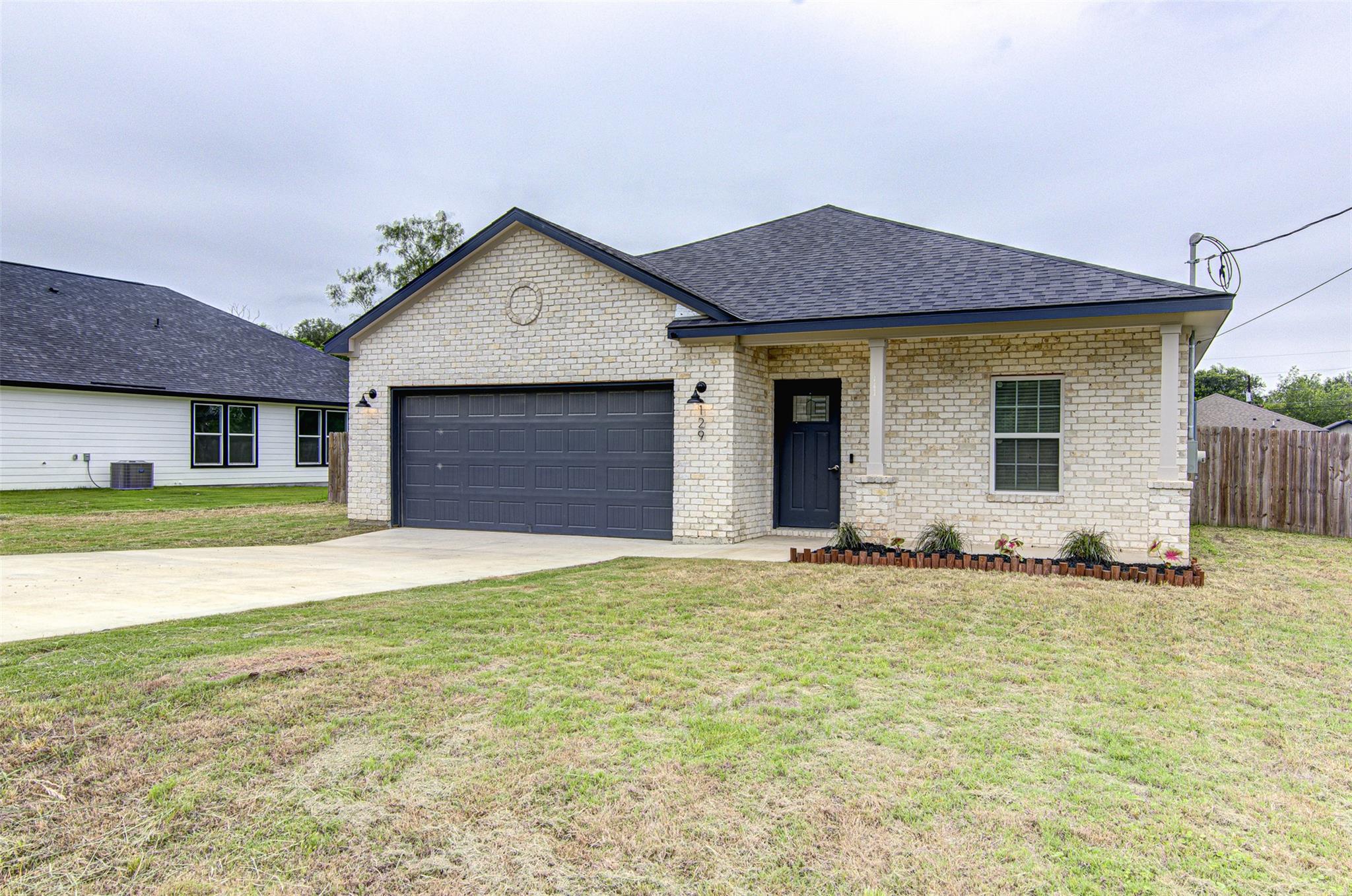 129 Kawainui, Bastrop, TX 78602 — photo 1