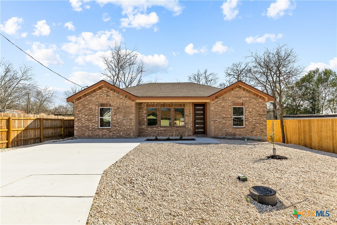 209 Troell Street, Seguin, TX 78155 — photo 1