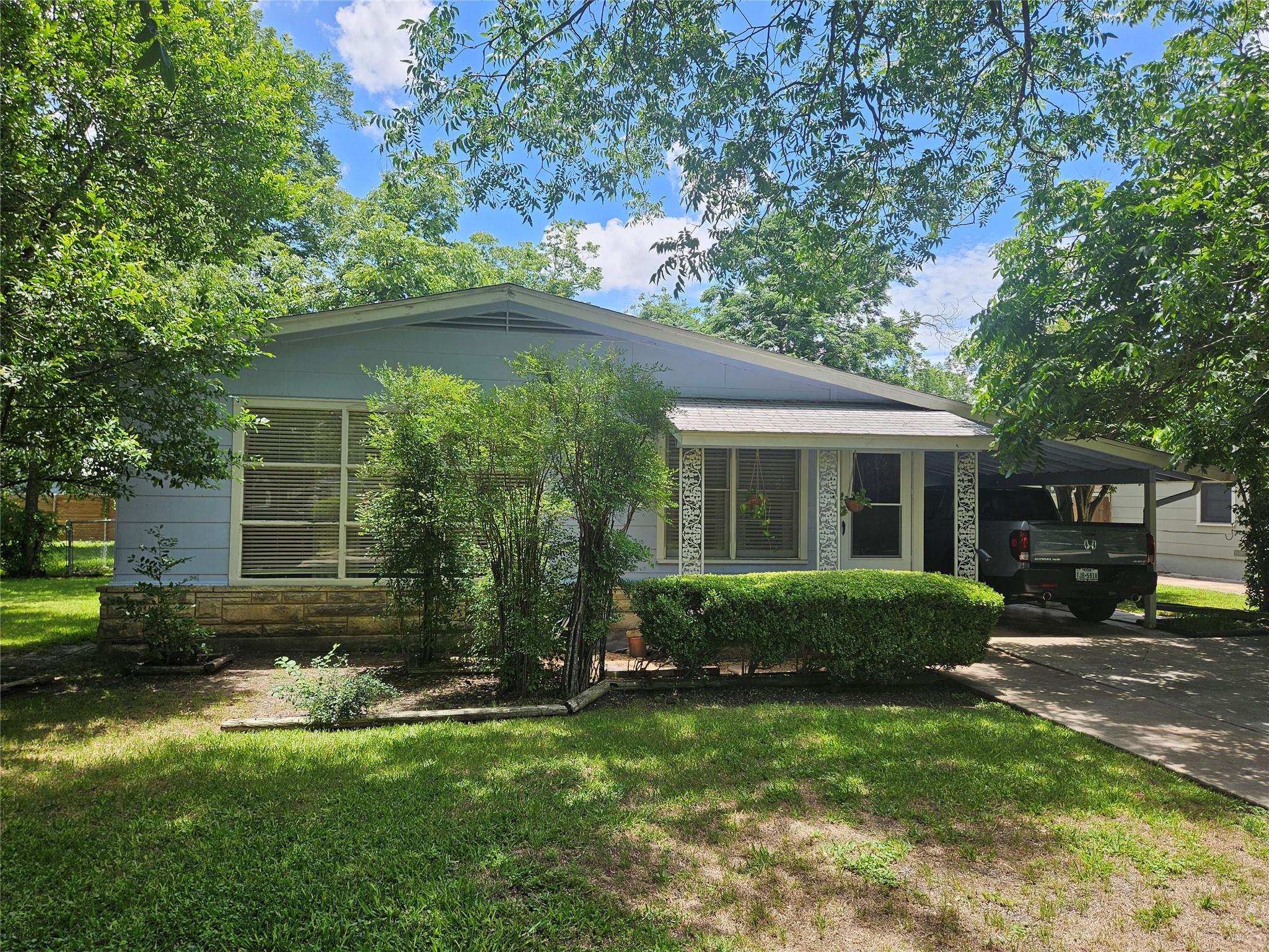 1003 Gilmore, Taylor, TX 76574 — photo 1