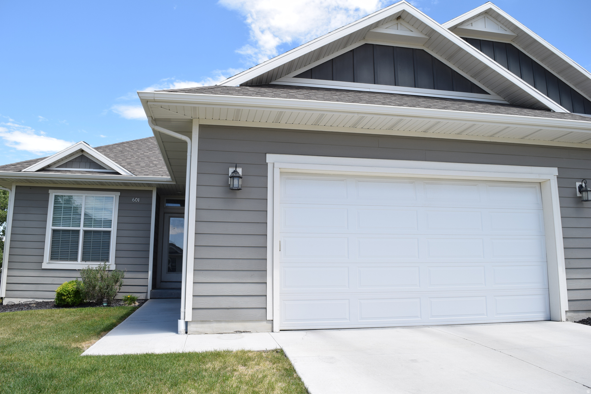 601 E GLENPOINT CT, Stansbury Park, UT 84074 — photo 1