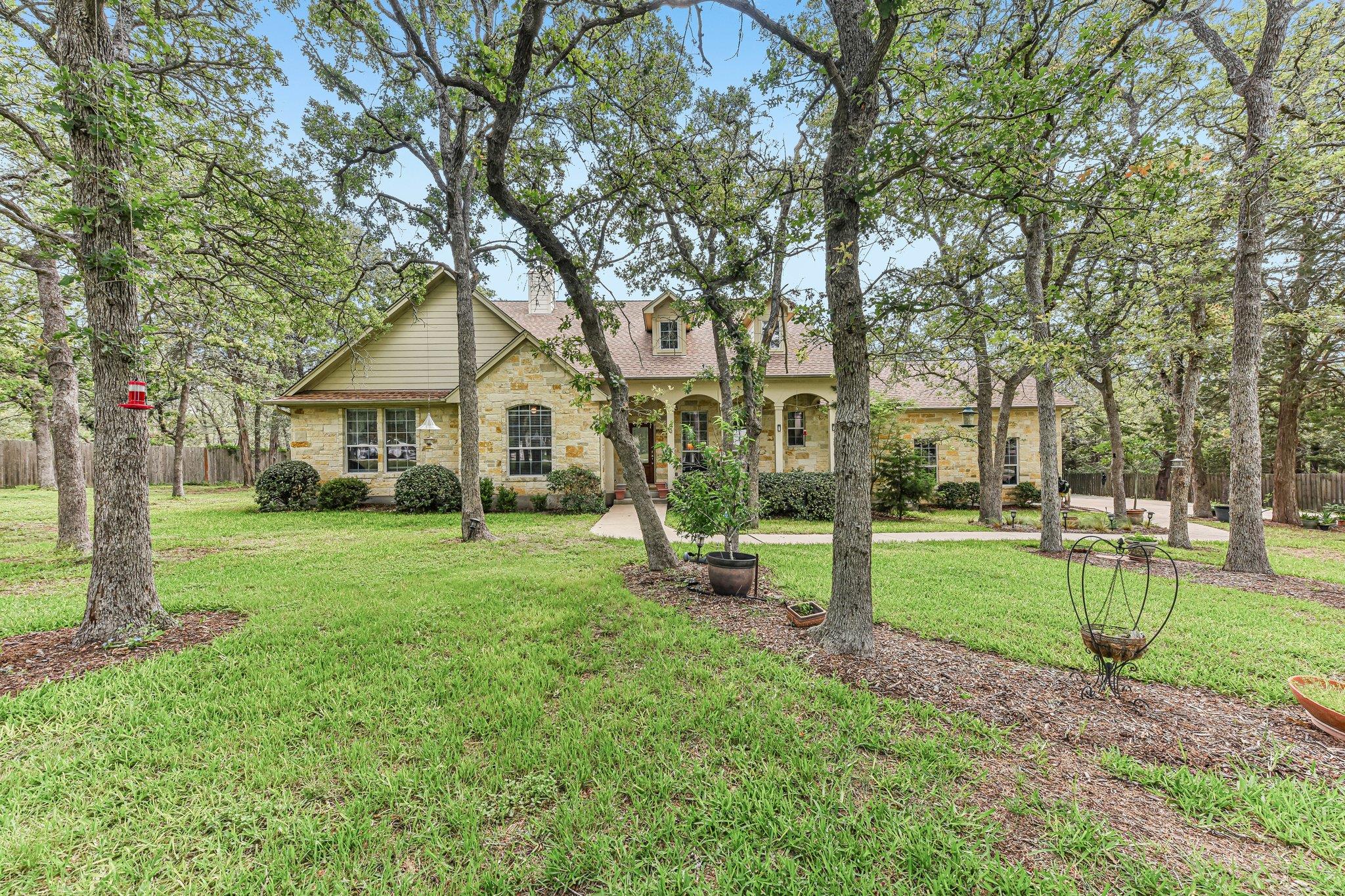 109 Elm Wood, Elgin, TX 78621 — photo 1