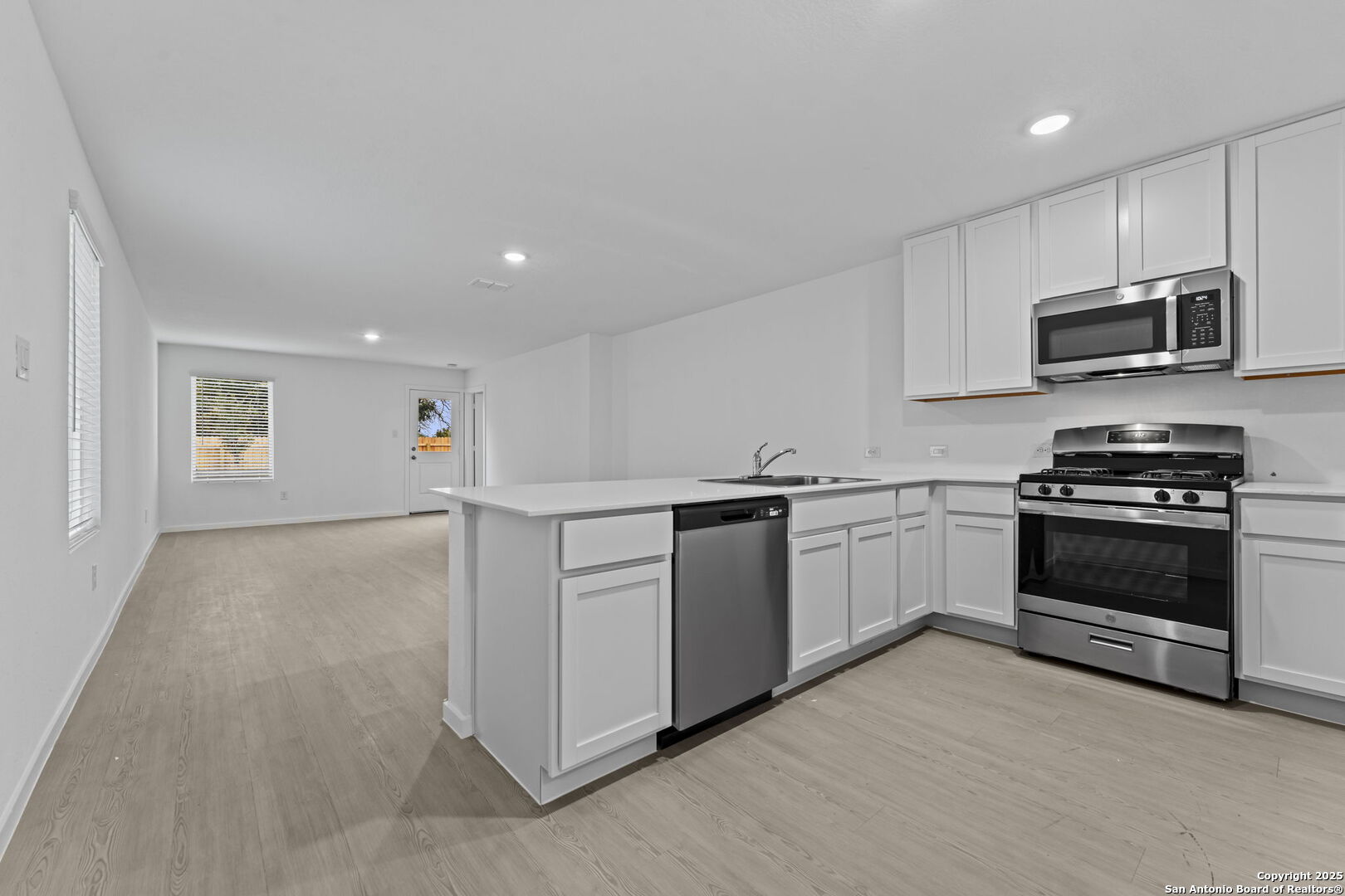 7250 Brownleaf dr, ,  78227 — photo 1