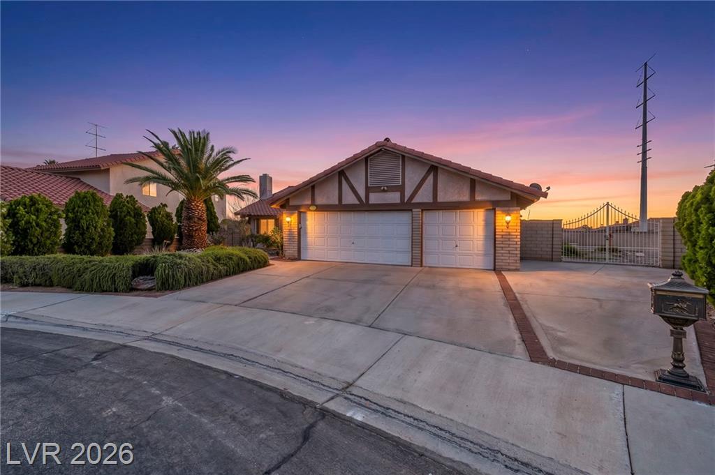 1605 Brocado Lane, Las Vegas, NV 89117 — photo 1