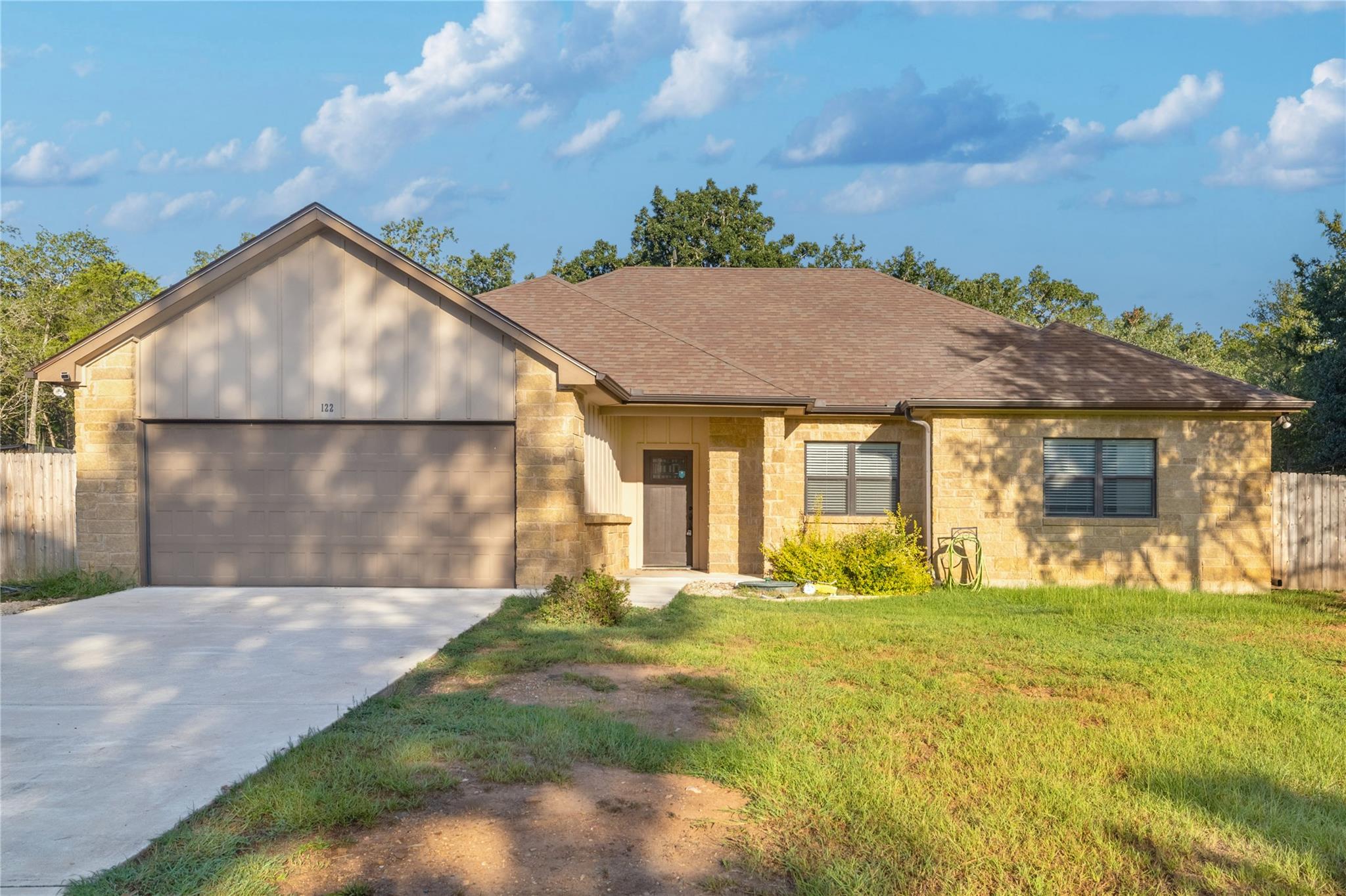 122 N Pohakea Dr, Bastrop, TX 78602 — photo 1
