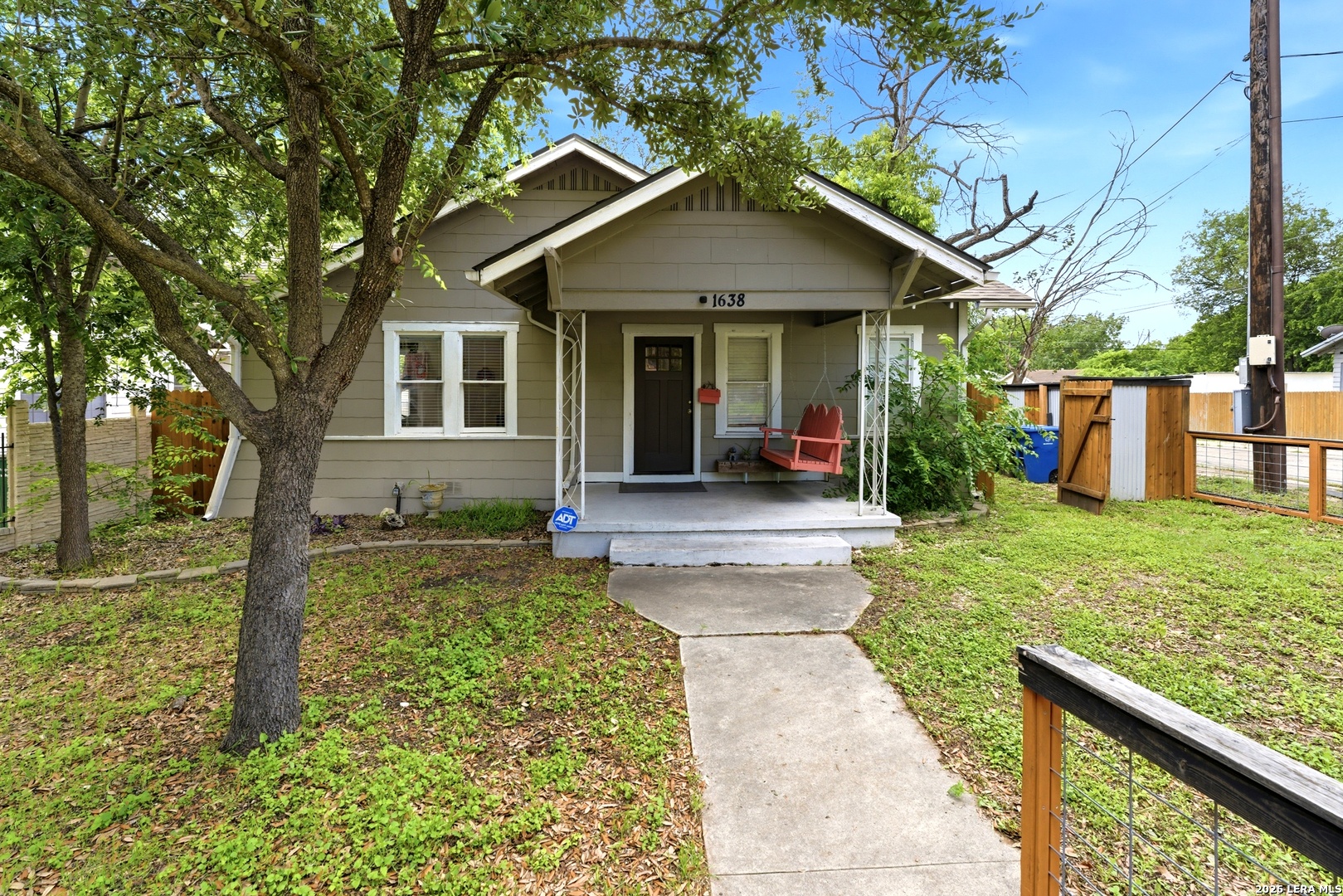 1638 SANTA MONICA ST, San Antonio, TX 78201 — photo 1
