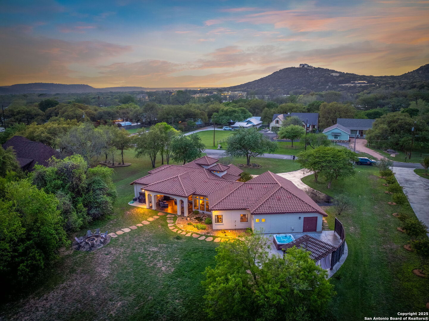 851 River Cliff, Canyon Lake, TX 78133 — photo 1