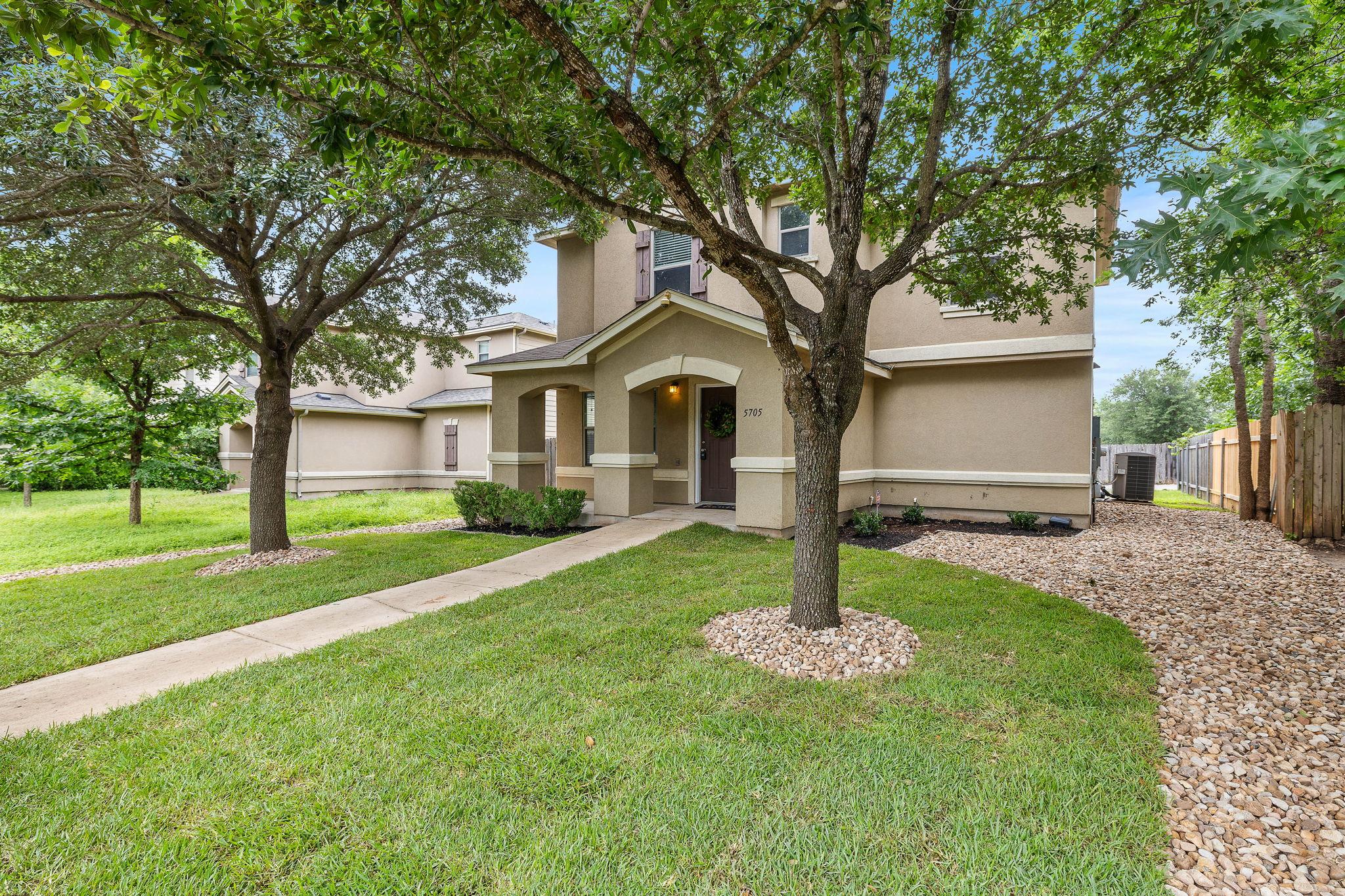 5705  Viewpoint Dr, Austin, TX 78744 — photo 1