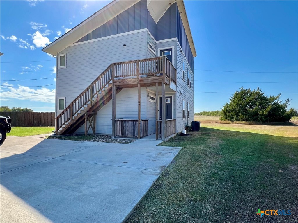 805 Hallie Cove, Lockhart, TX 78644 — photo 1