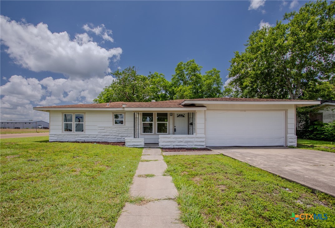 3607 Avondale Street, Victoria, TX 77901 — photo 1