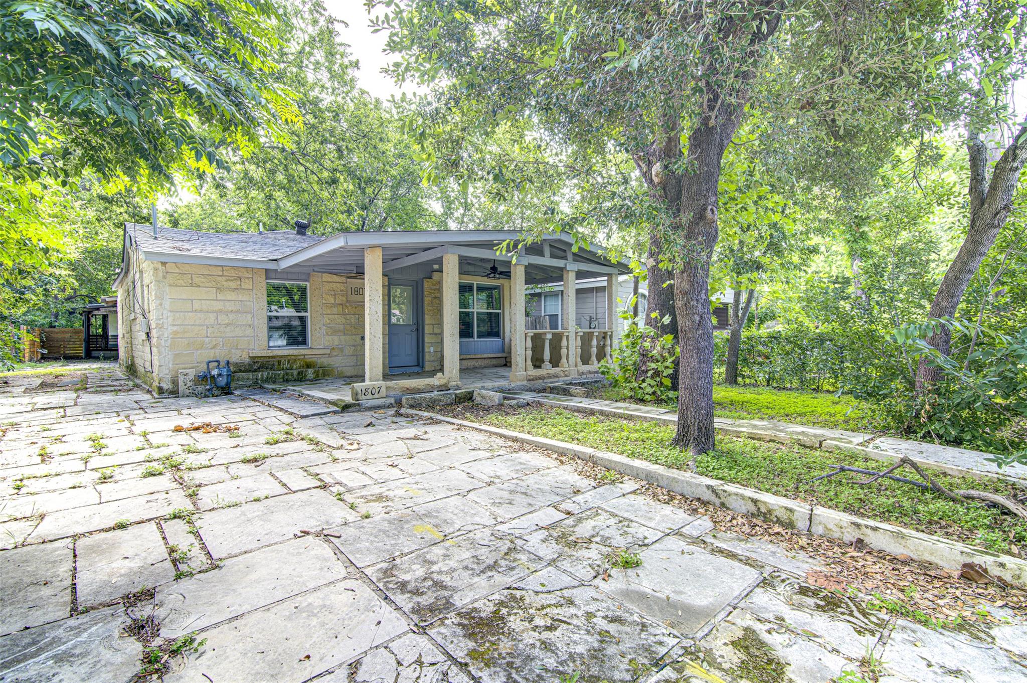 1807  San Jose St, Georgetown, TX 78626 — photo 1