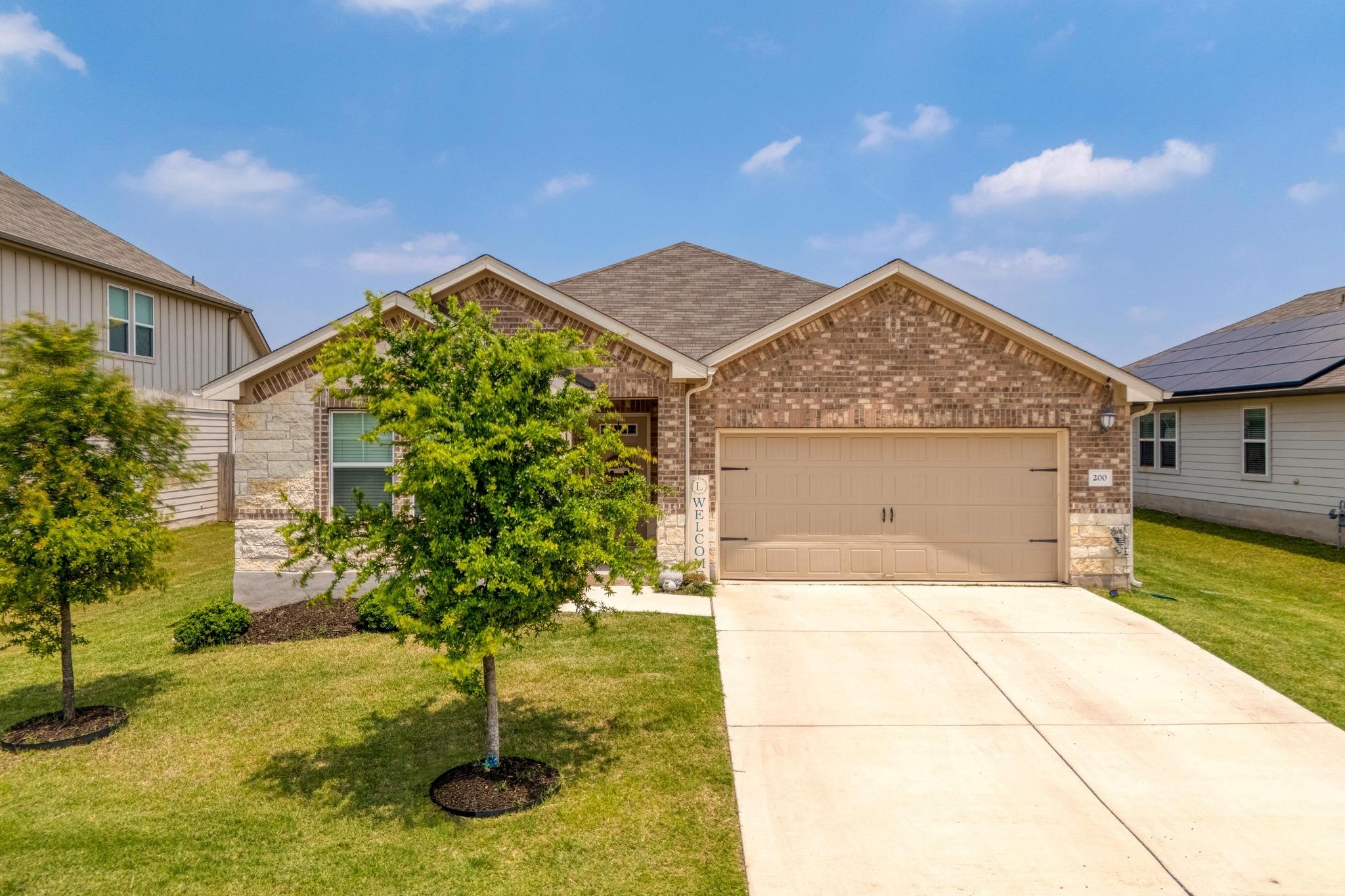 200  Waterway Ave, Hutto, TX 78634 — photo 1