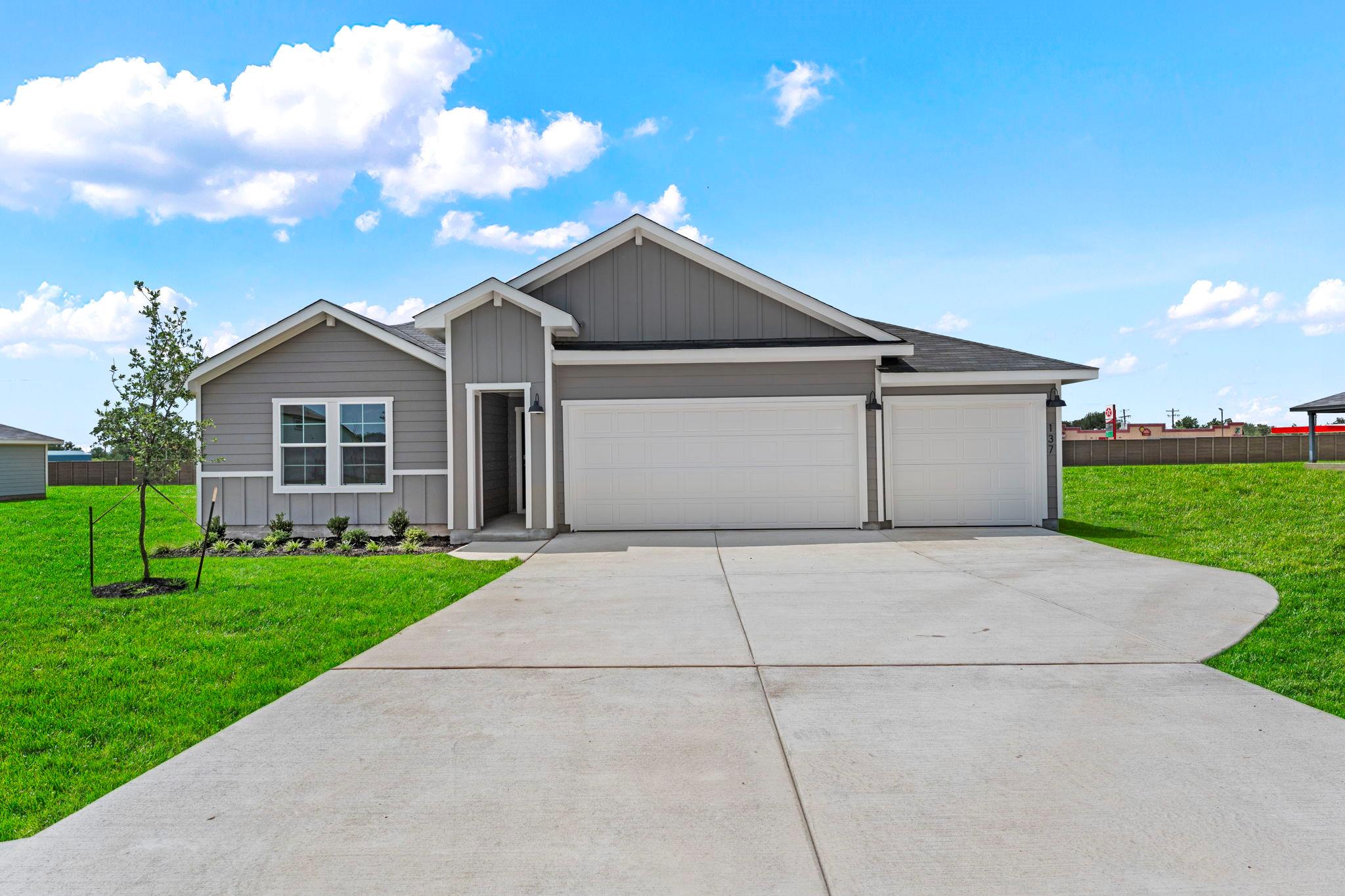137  Union Pacific Dr, Cedar Creek, TX 78612 — photo 1