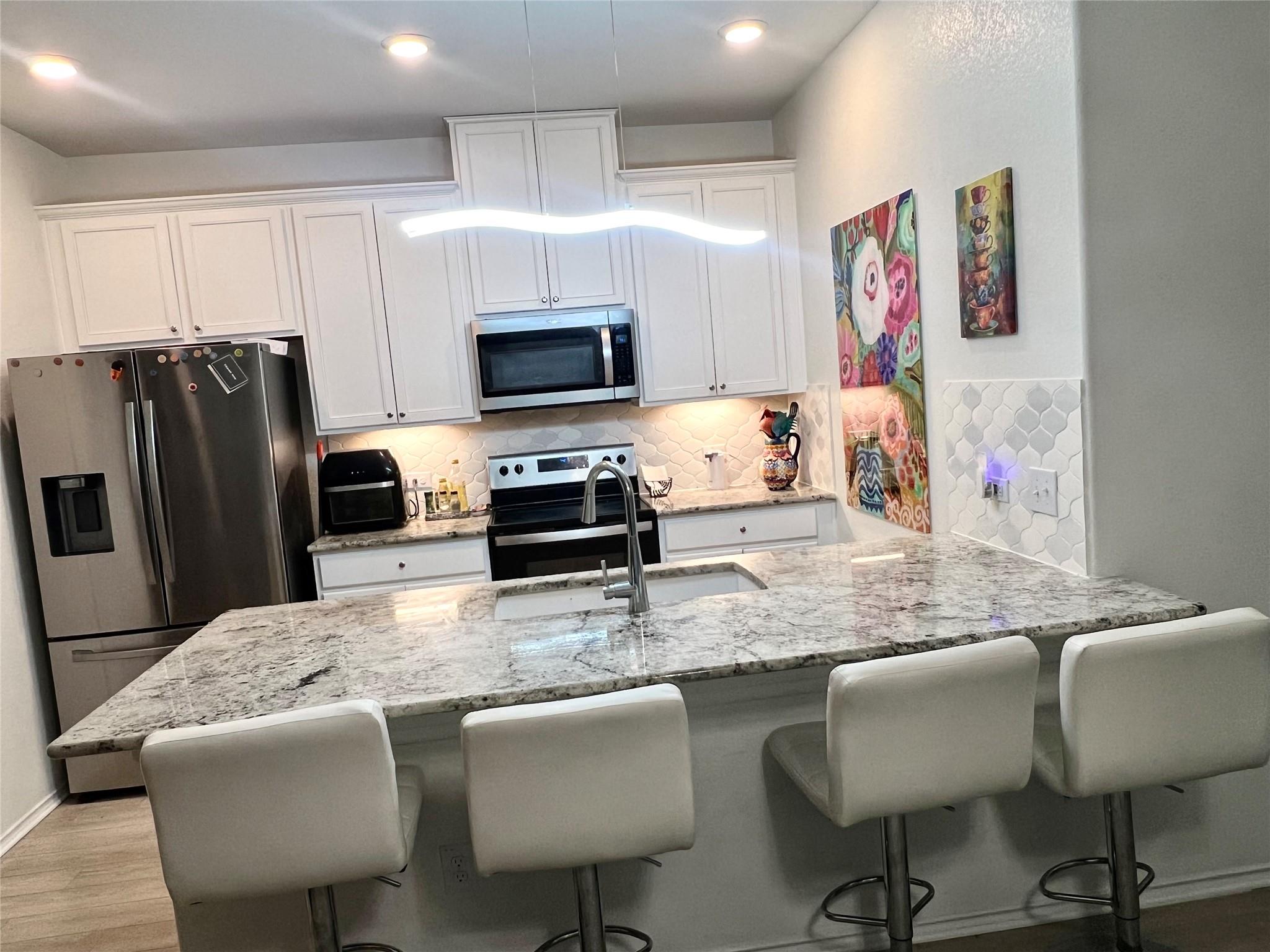 504 Barbary Coast Ln, Jarrell, TX 76537 — photo 1