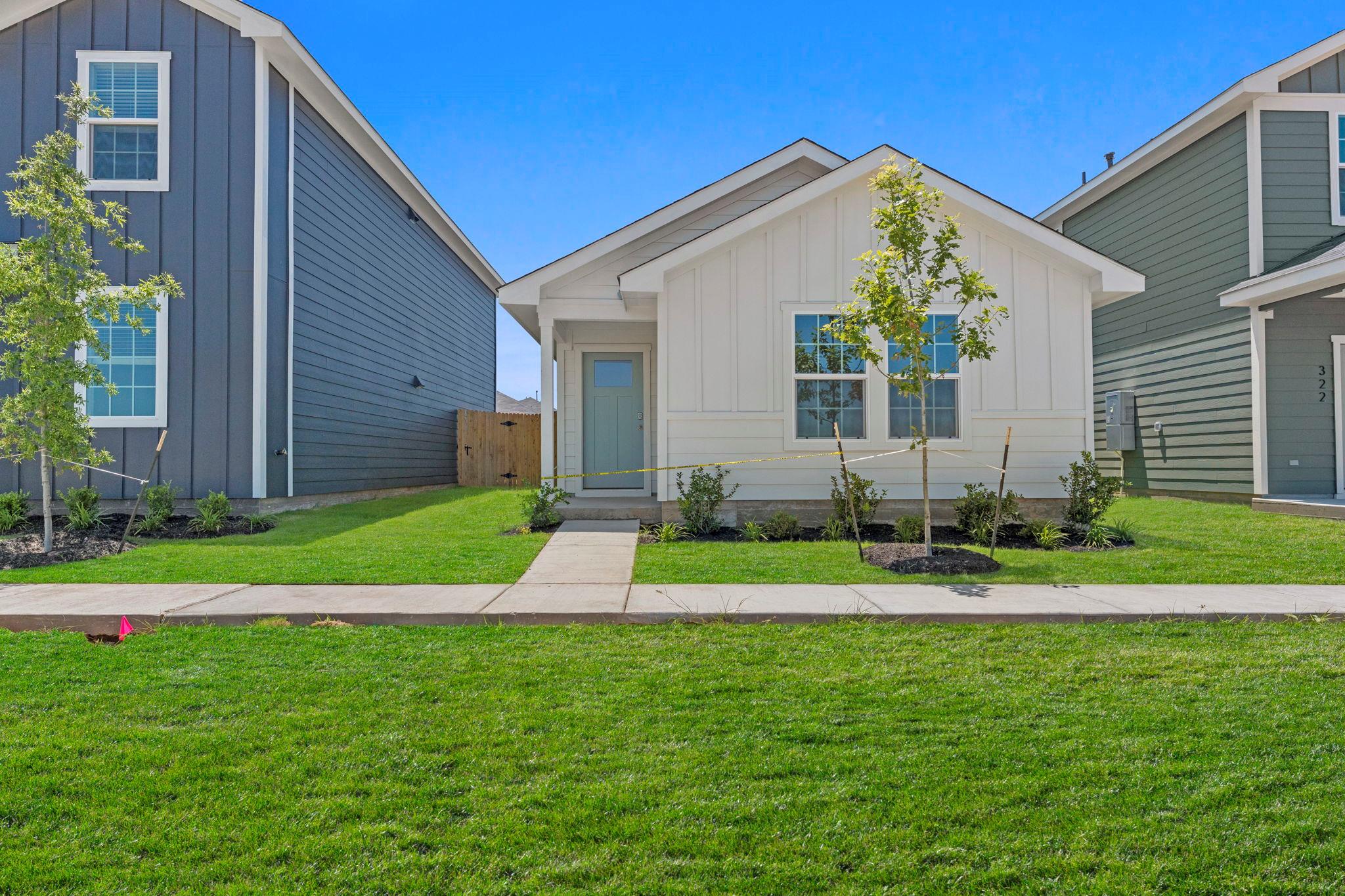320  Nizao Ln, Bastrop, TX 78602 — photo 1