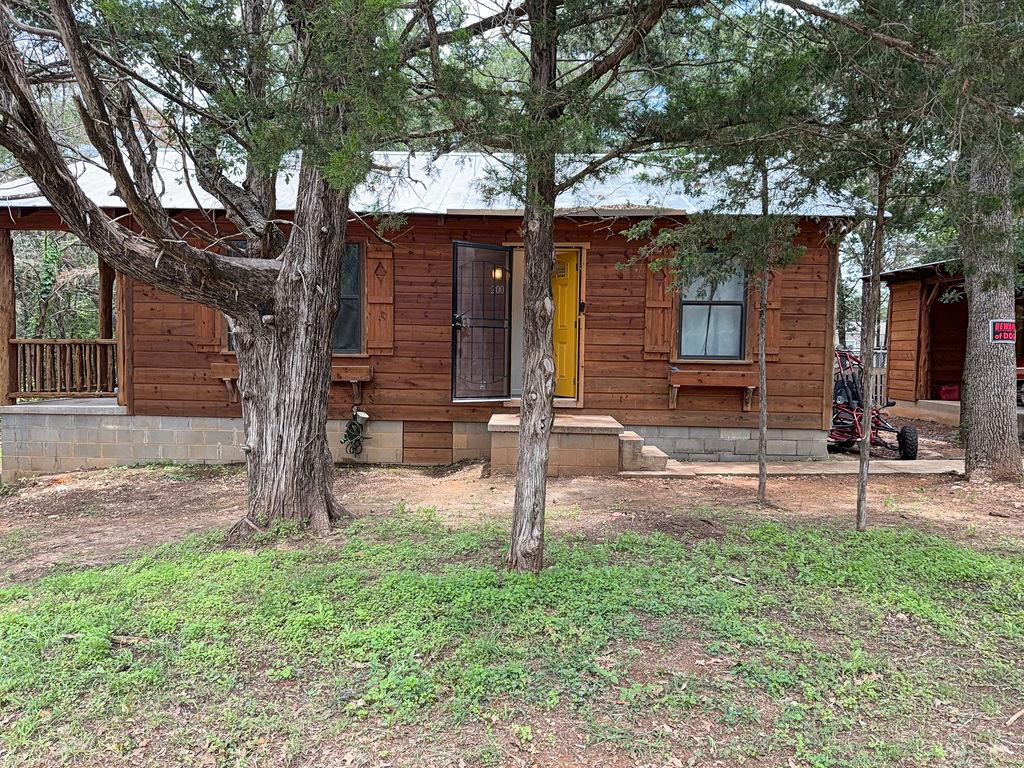 200 Arrowhead Dr, Smithville, TX 78957 — photo 1