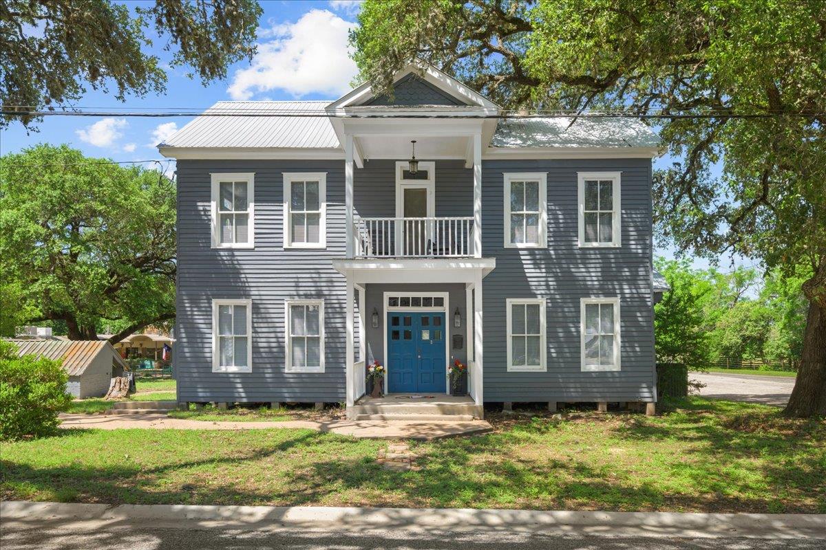 459 N Main St, La Grange, TX 78945 — photo 1