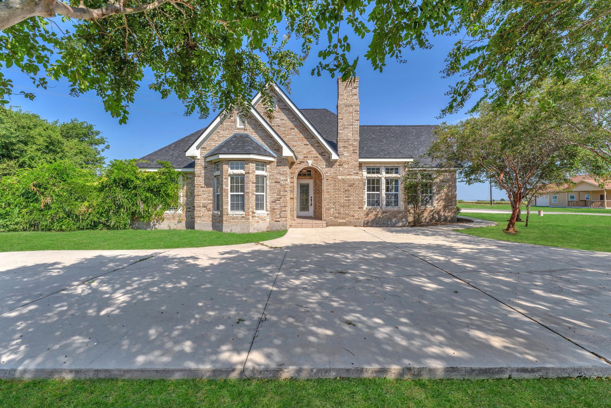 3424 S Old Bastrop Hwy, San Marcos, TX 78666 — photo 1