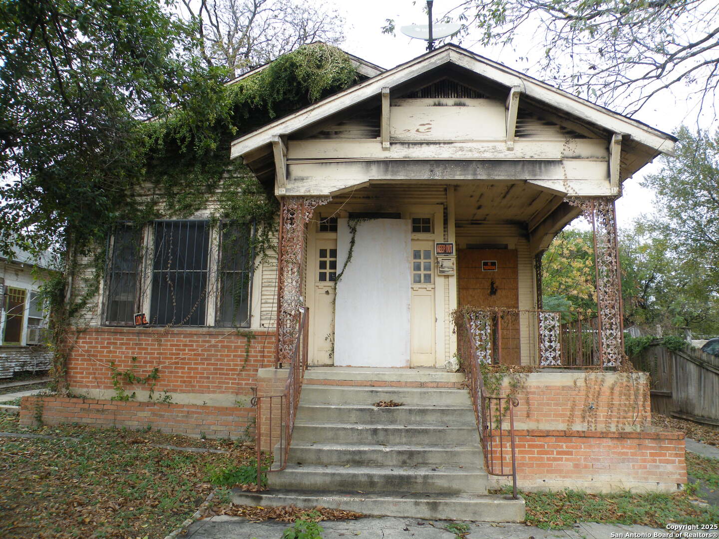 1221 crockett, San Antonio, TX 78202 — photo 1