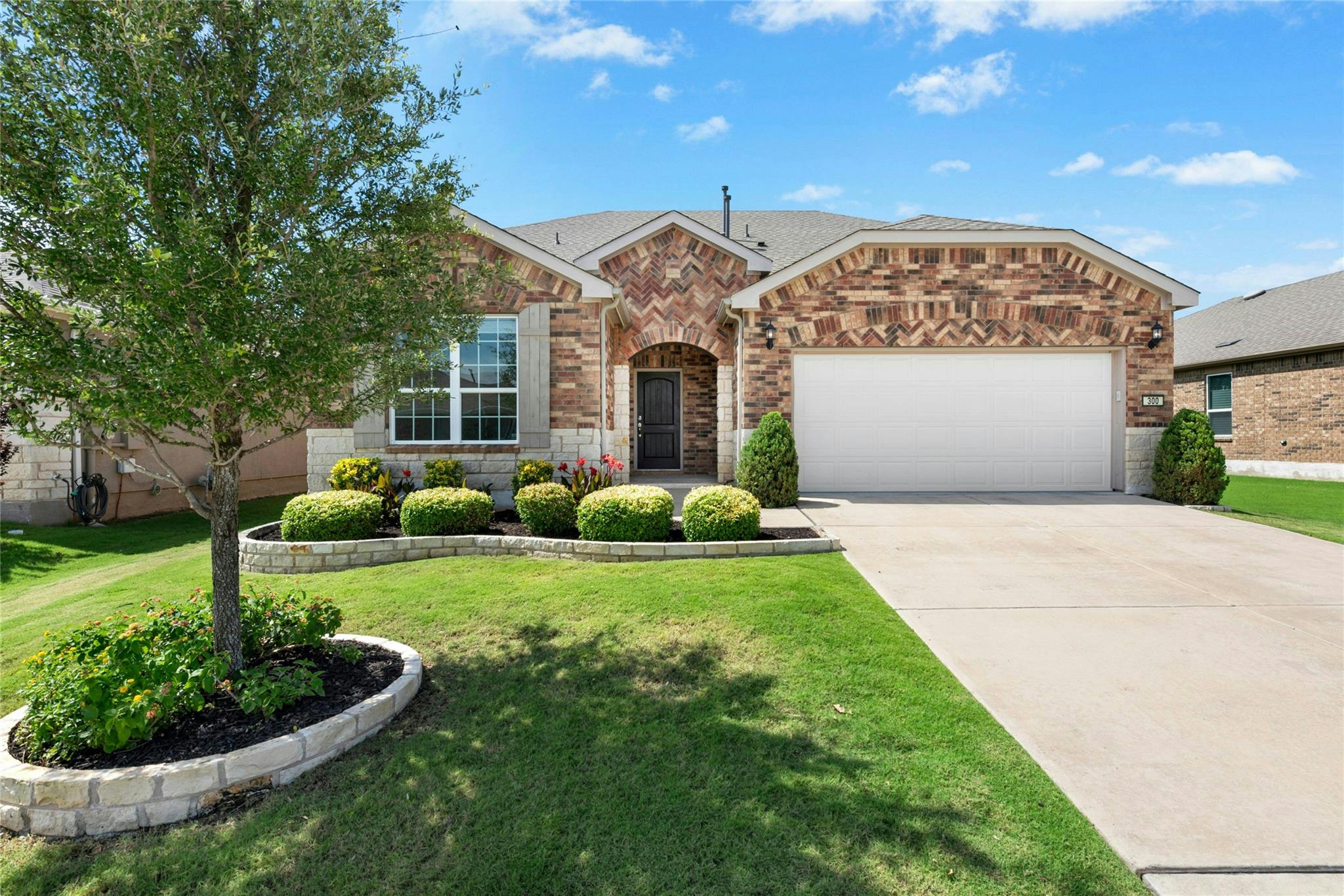300  Hanging Star Ln, Georgetown, TX 78633 — photo 1