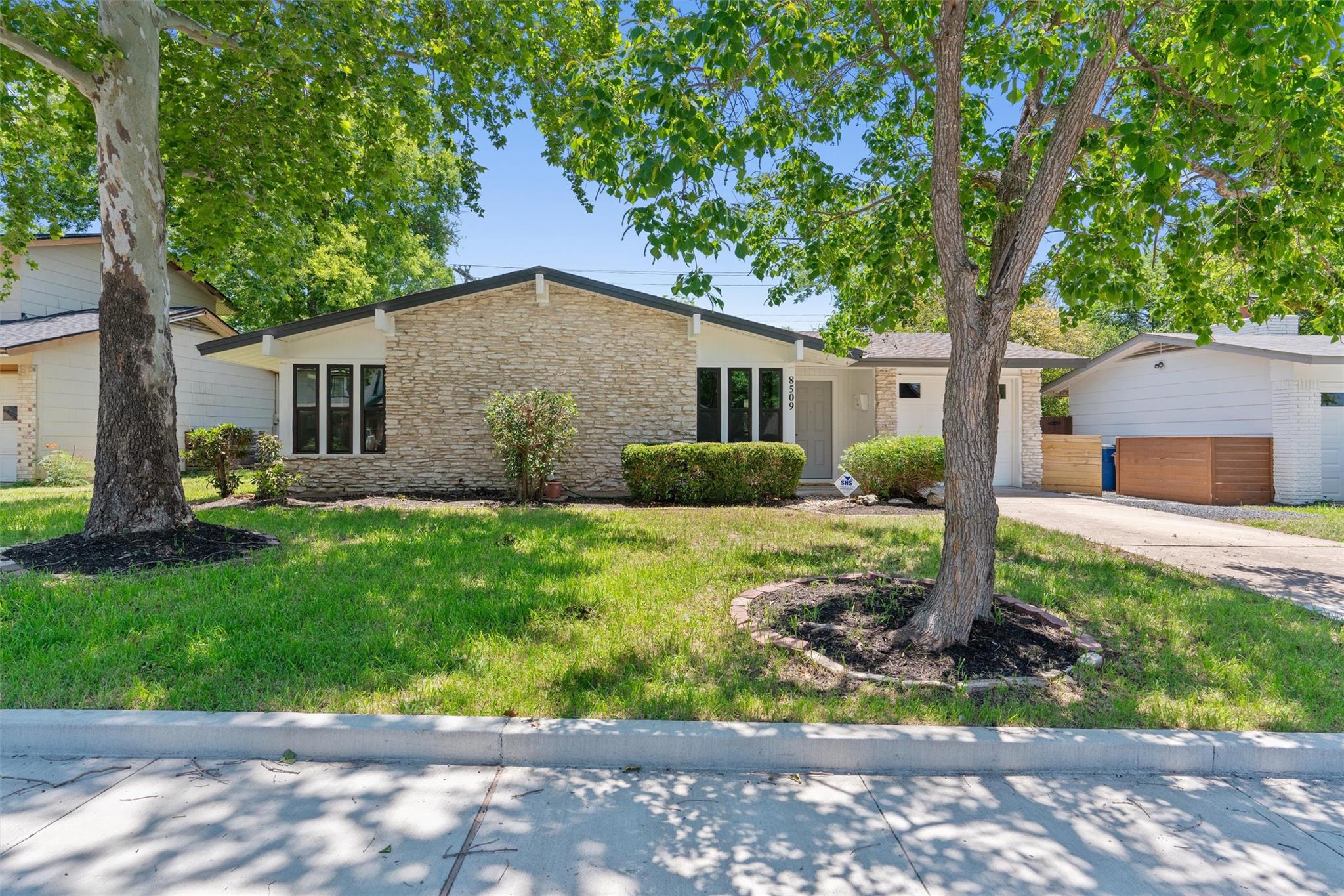8509 Rockwood