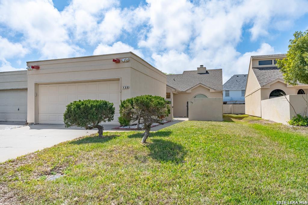 135 SANTA FE DR, Rockport, TX 78382 — photo 1