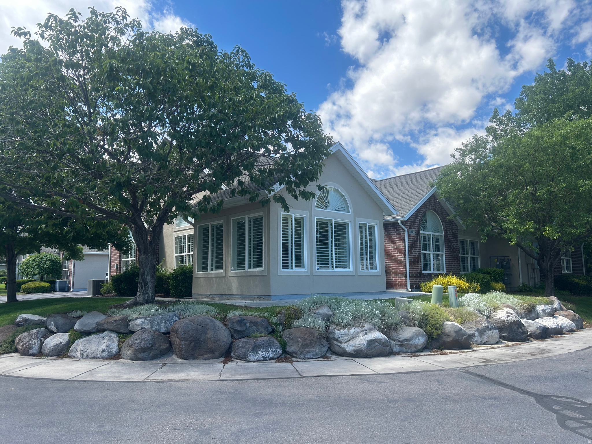 2043 W ABBEY VIEW RD, West Jordan, UT 84088 — photo 1