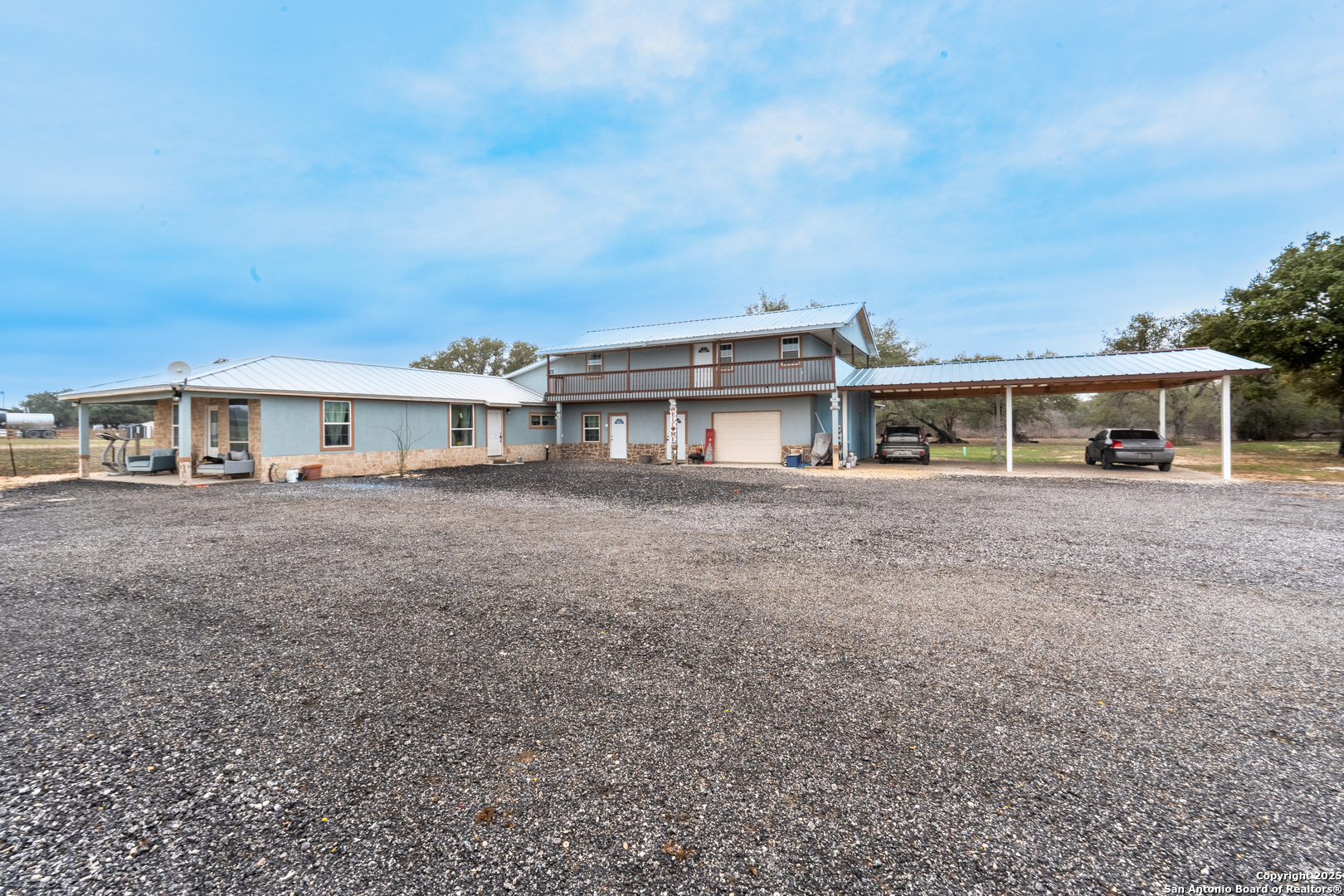 472 County Road 6723, Natalia, TX 78059 — photo 1