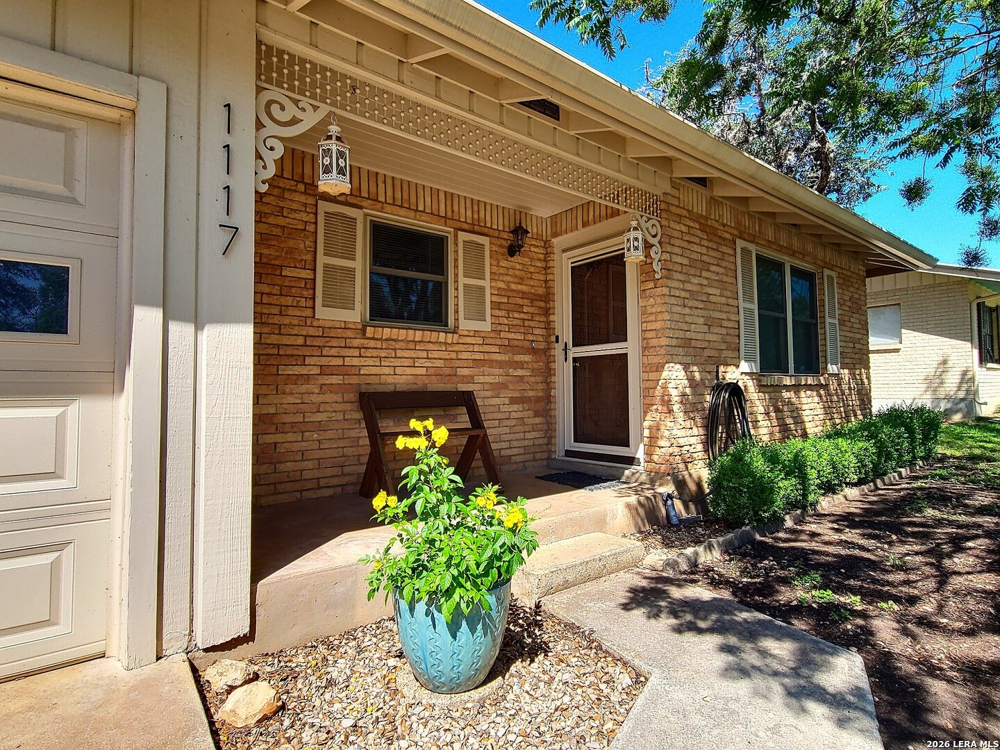 1117 Lake Dr, ,  78028 — photo 1