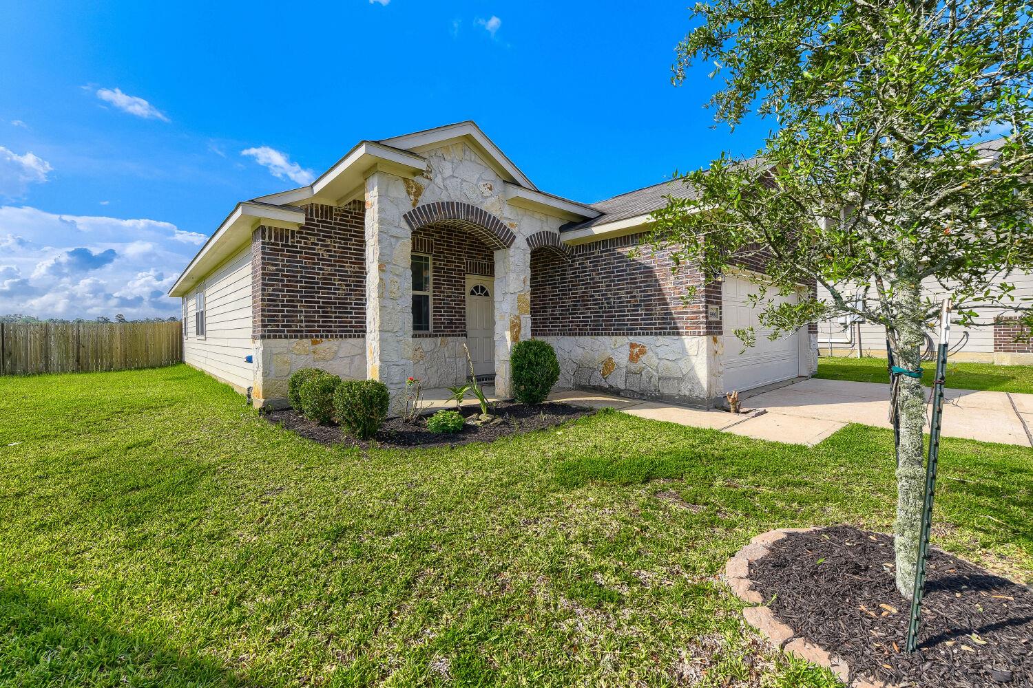 13990 Katlin, Cut and Shoot, TX 77306 — photo 1