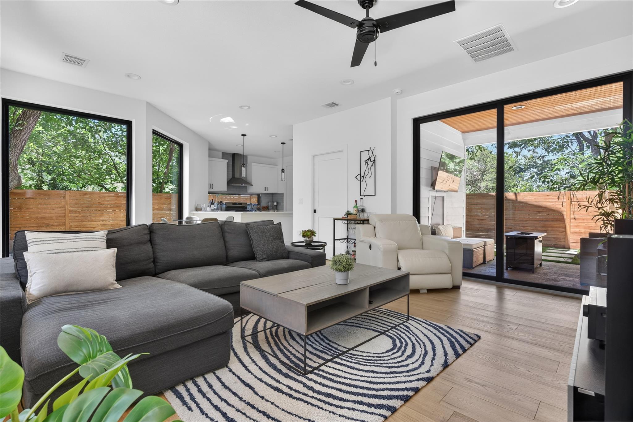610 Clifford, Austin, TX 78745 — photo 1