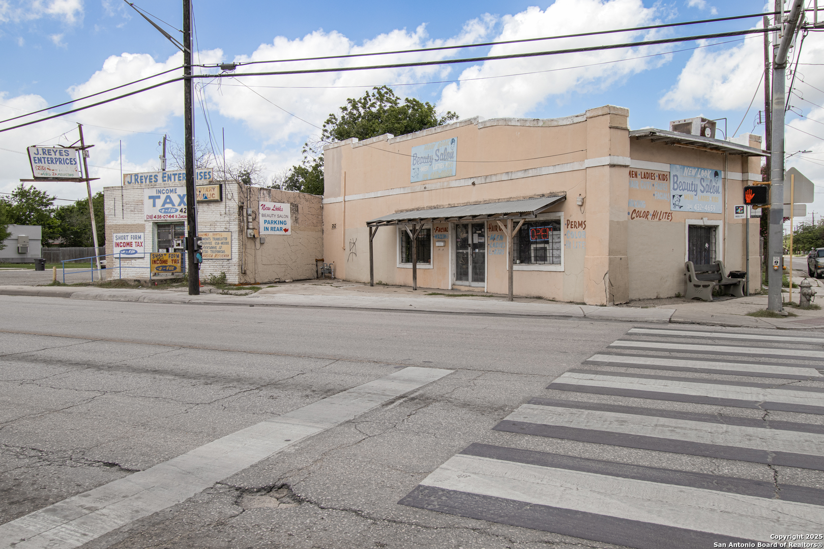 425-423 N Zarzamora, San Antonio, TX 78207 — photo 1