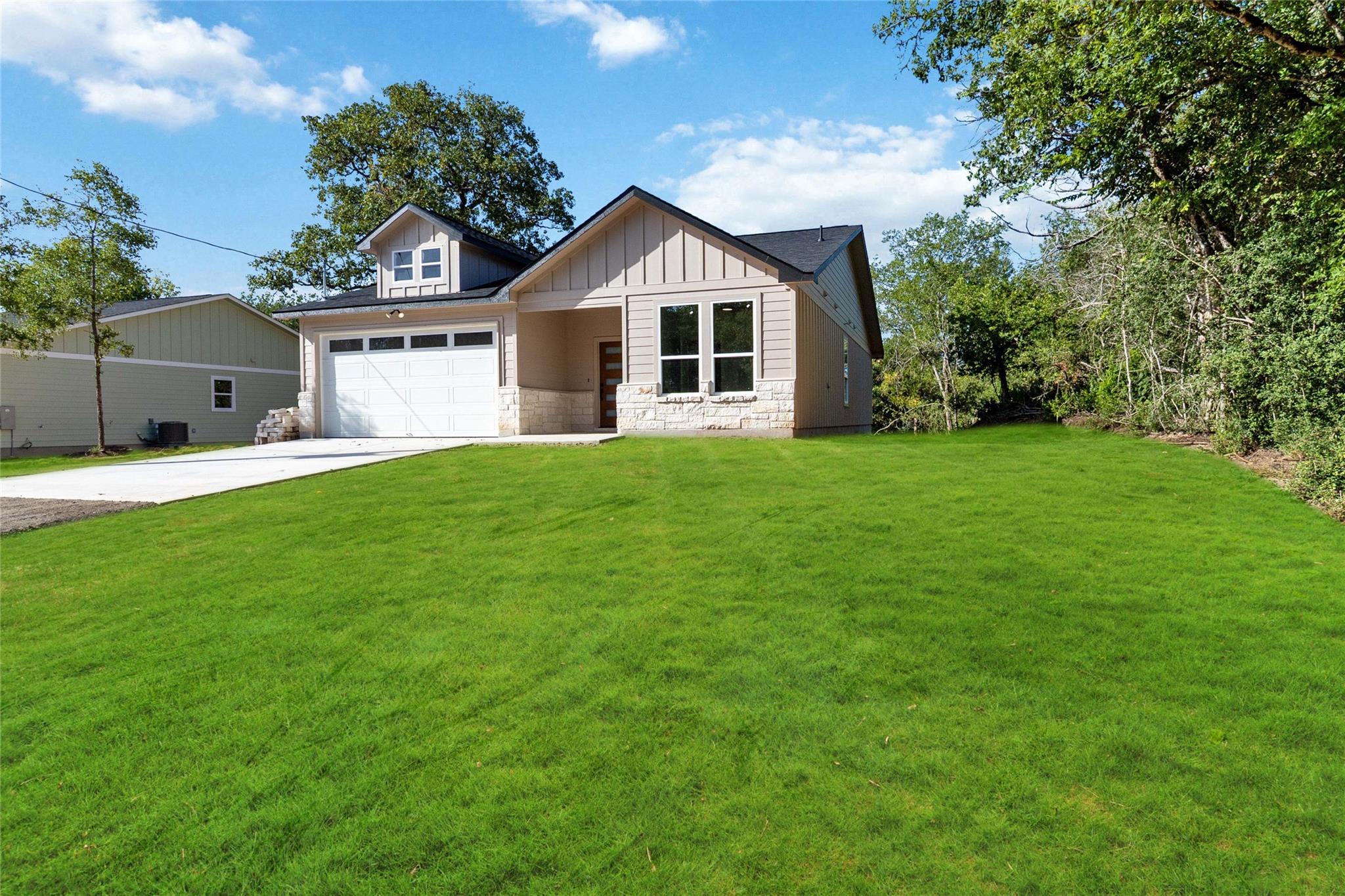 150 Palikea, Bastrop, TX 78602 — photo 1