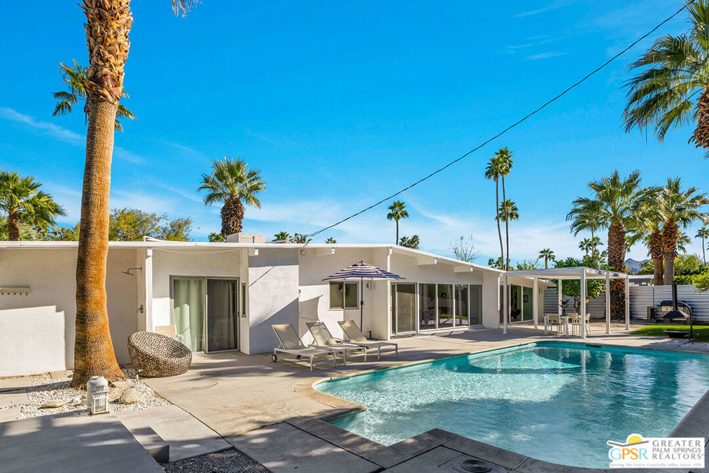 271 N Easmor Circle, Palm Springs, CA 92262 — photo 1