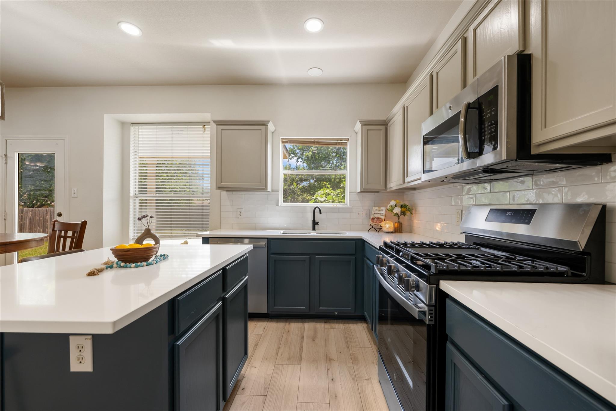 1104 Henderson, Leander, TX 78641 — photo 1