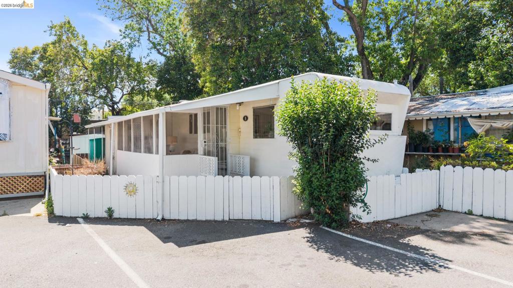 2050 Monument, Pleasant Hill, CA 94523 — photo 1