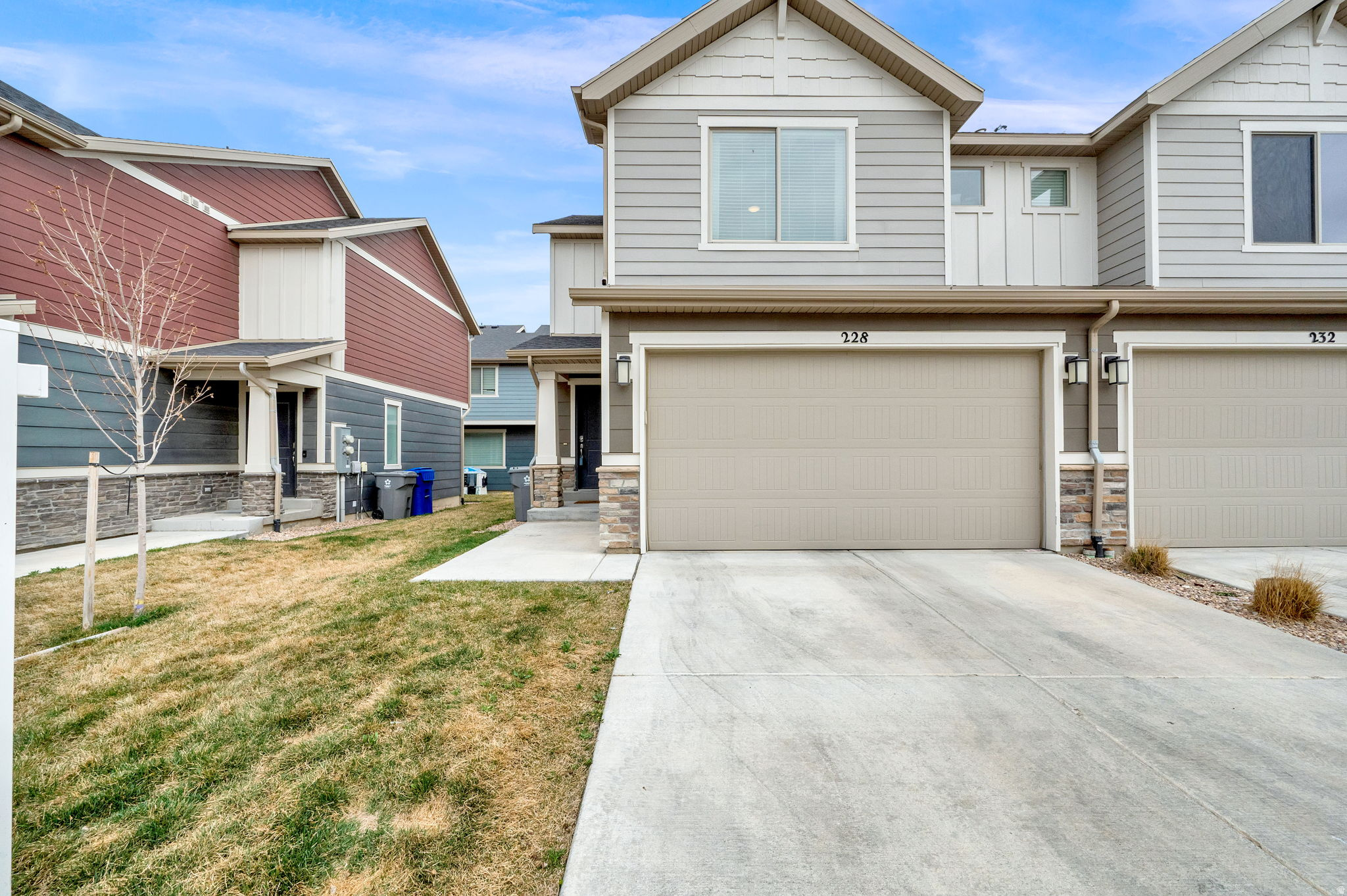228 E HUMMINGBIRD CT, Saratoga Springs, UT 84045 — photo 1
