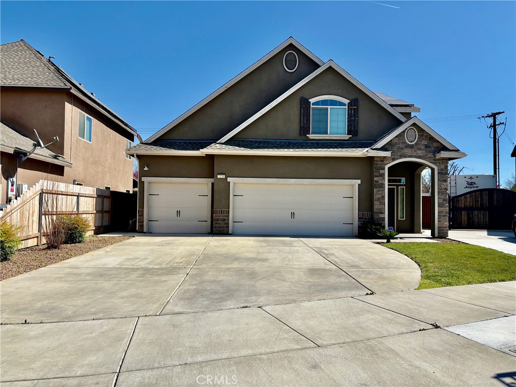 2220 N. Shady Street, Visalia, CA 93291 — photo 1